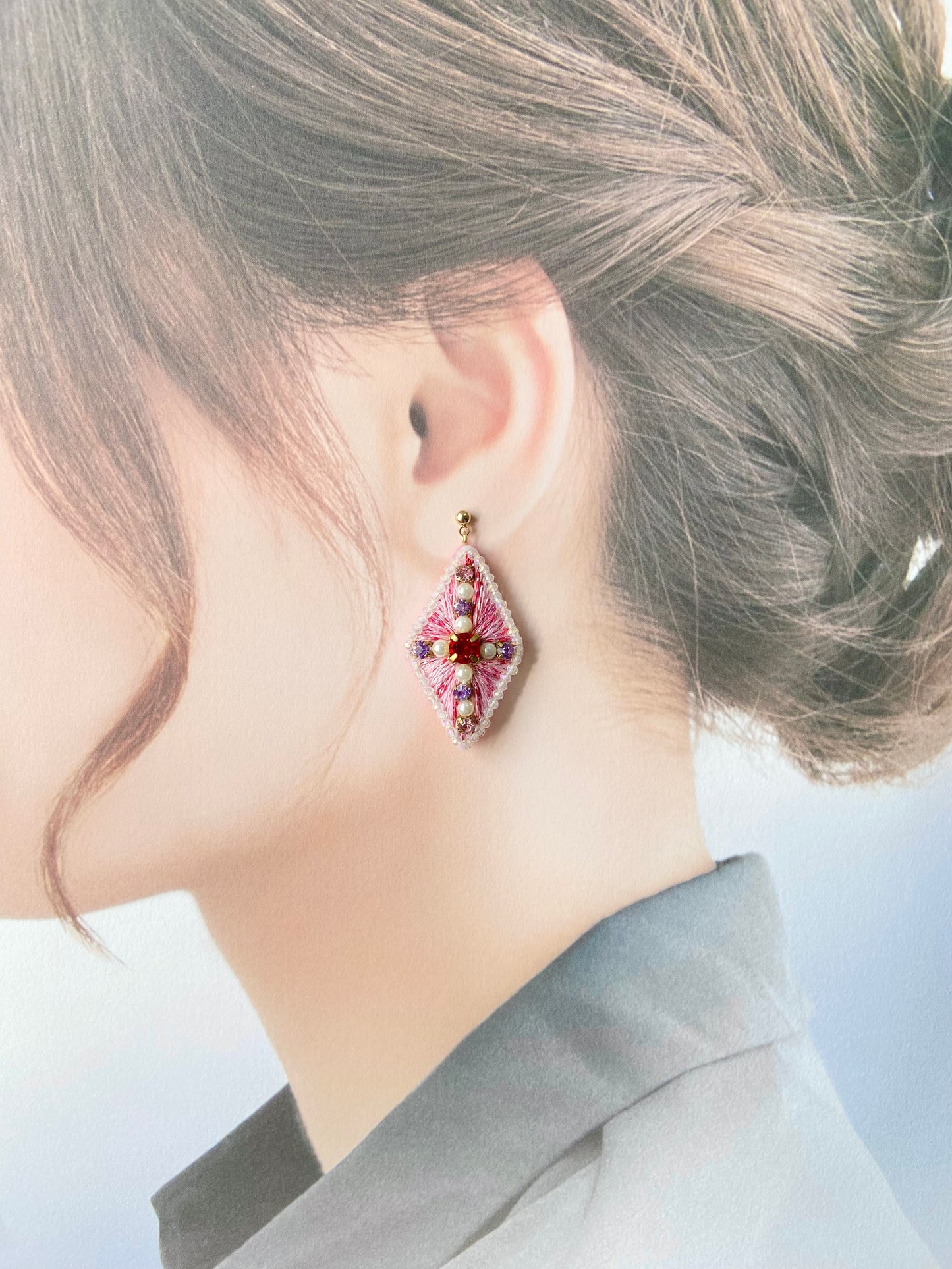 IE082_糸とビーズの刺繍イヤリング