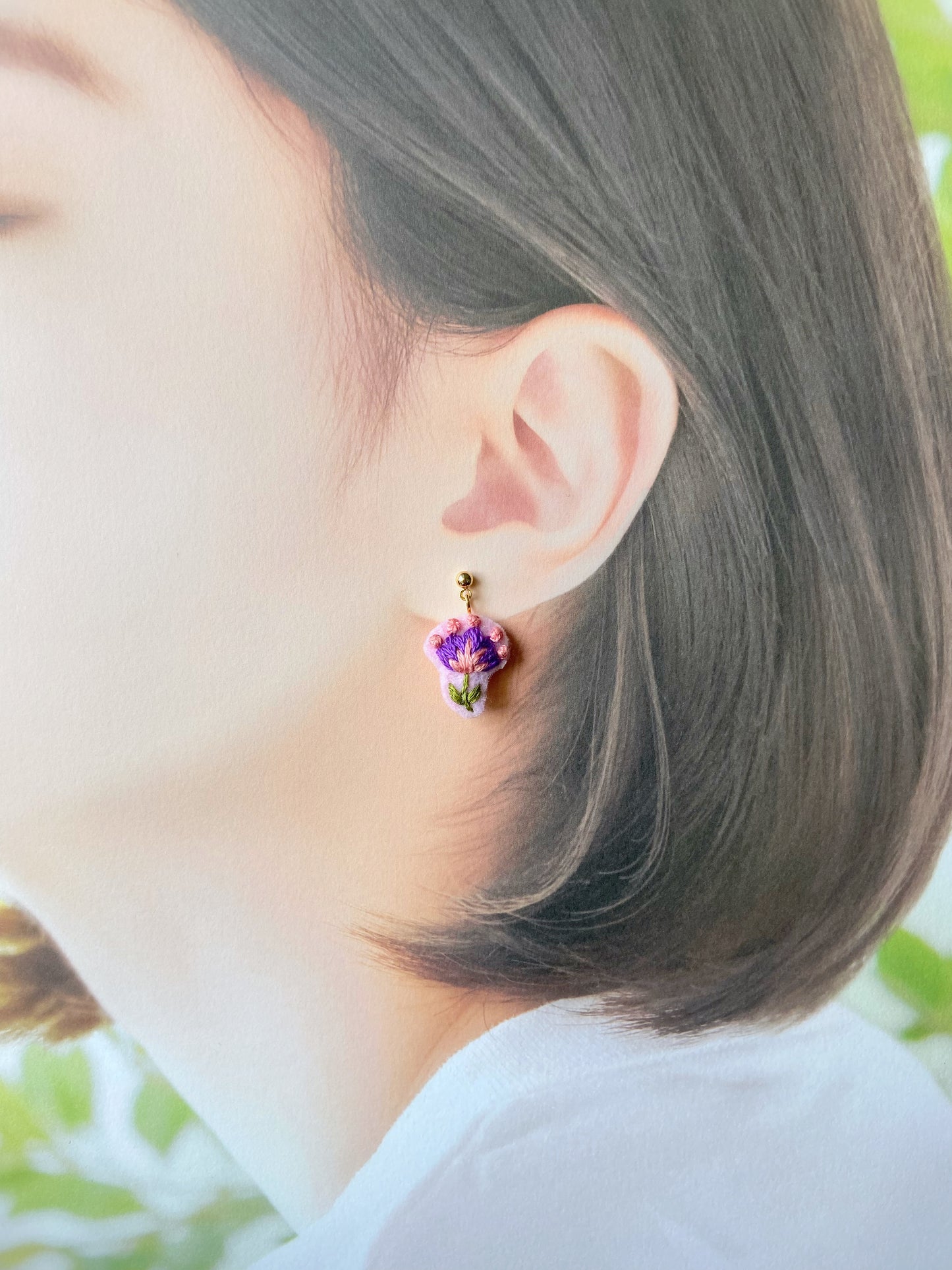 IE117_Thread Embroidered Earrings