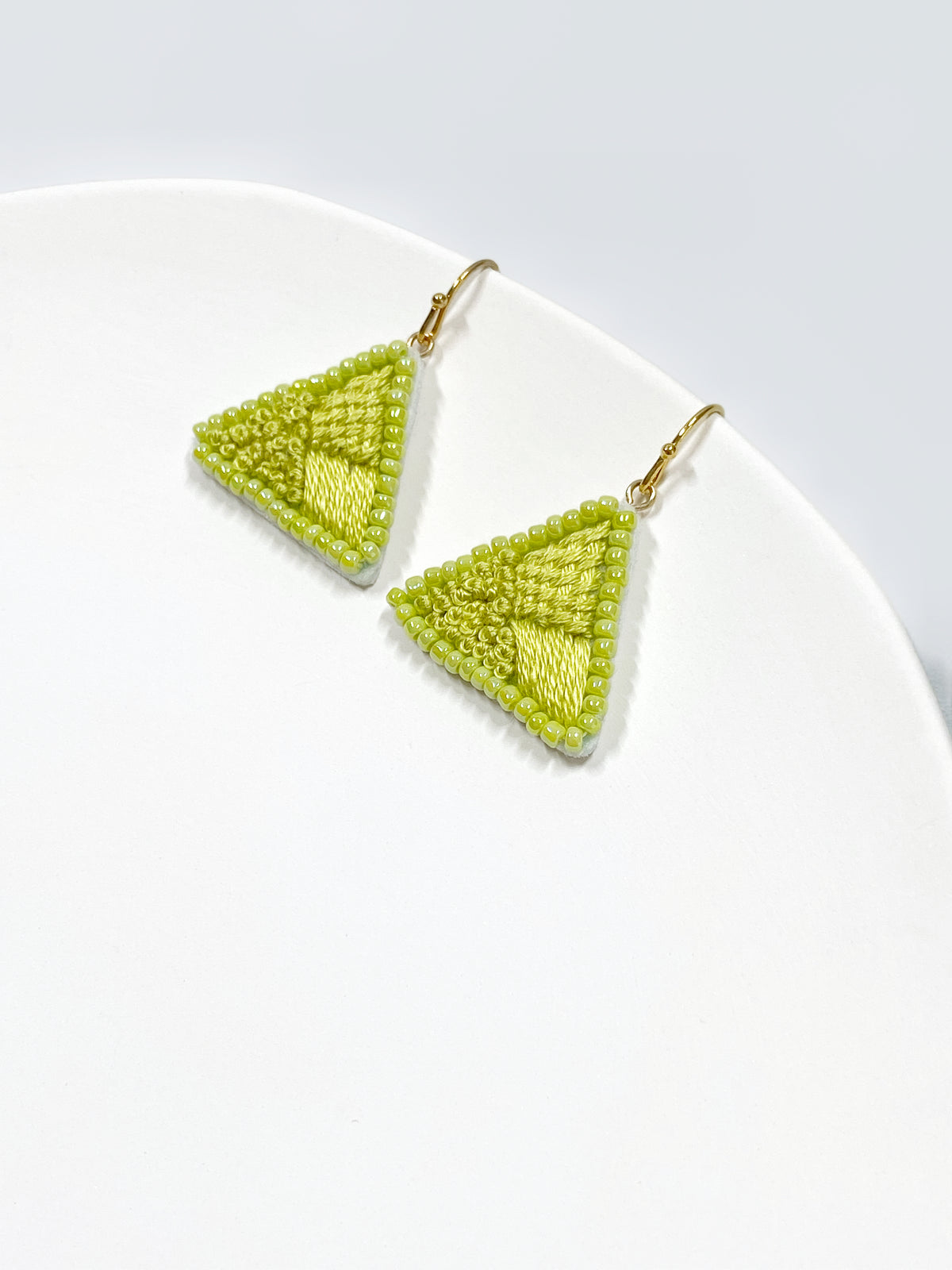 IE357_Thread & Bead Embroidered Earrings