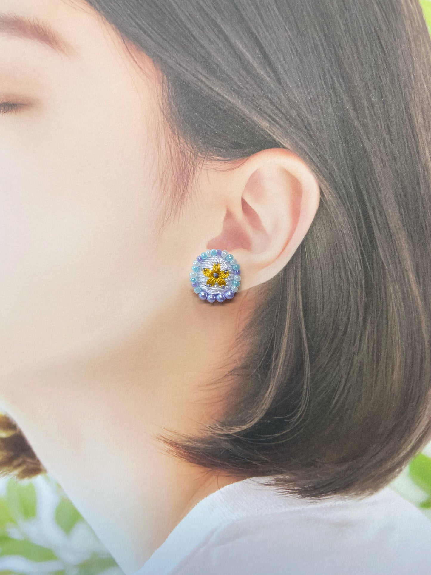 IE134_Thread & Bead Embroidered Earrings
