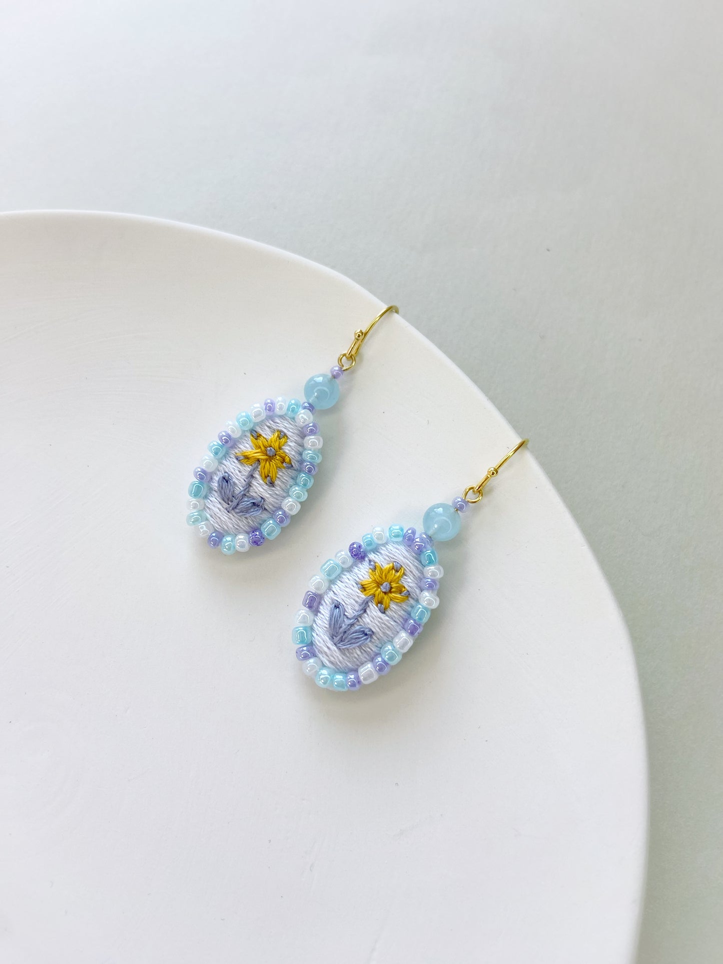 IE135_Thread & Bead Embroidered Earrings