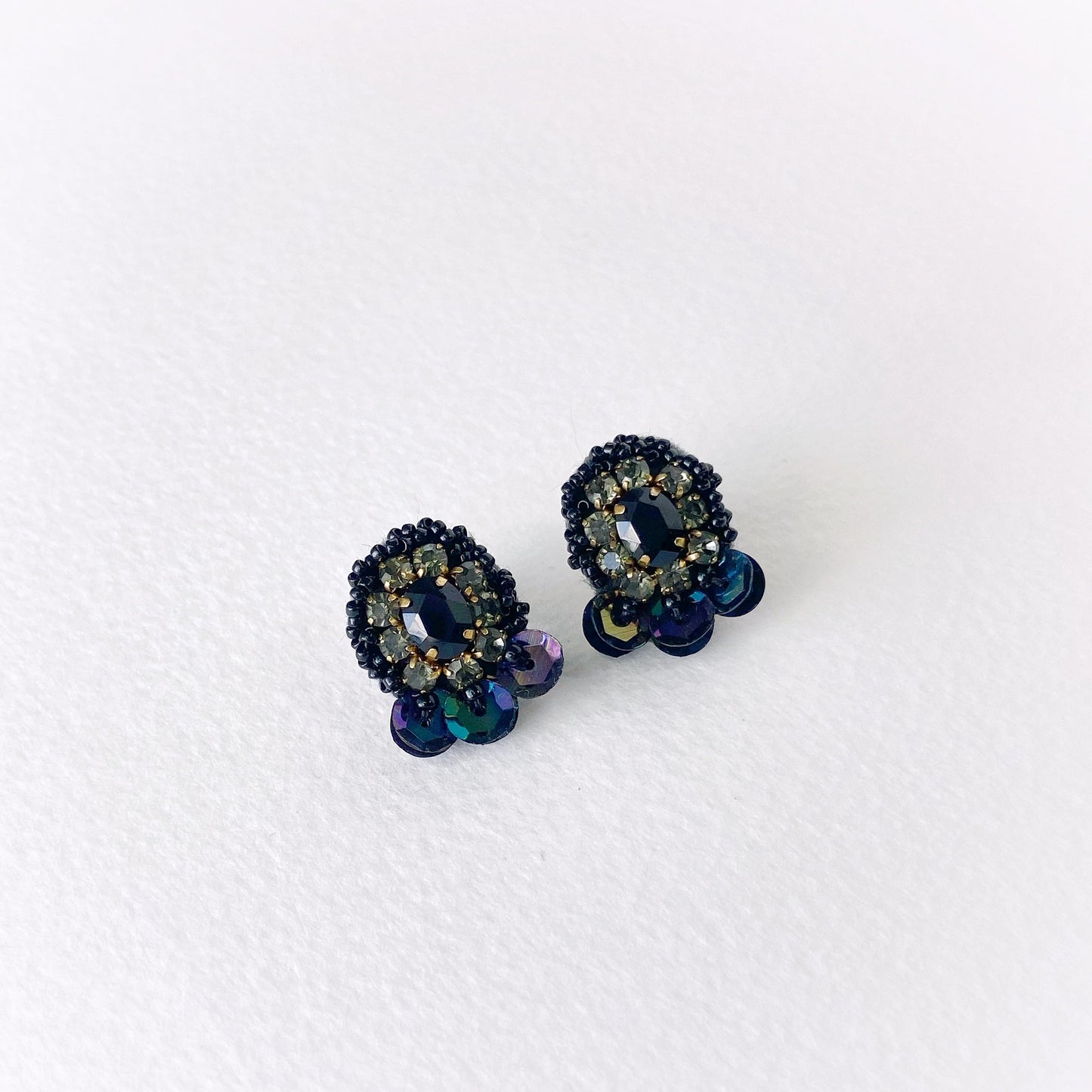 IE218_Bead Embroidered Earrings