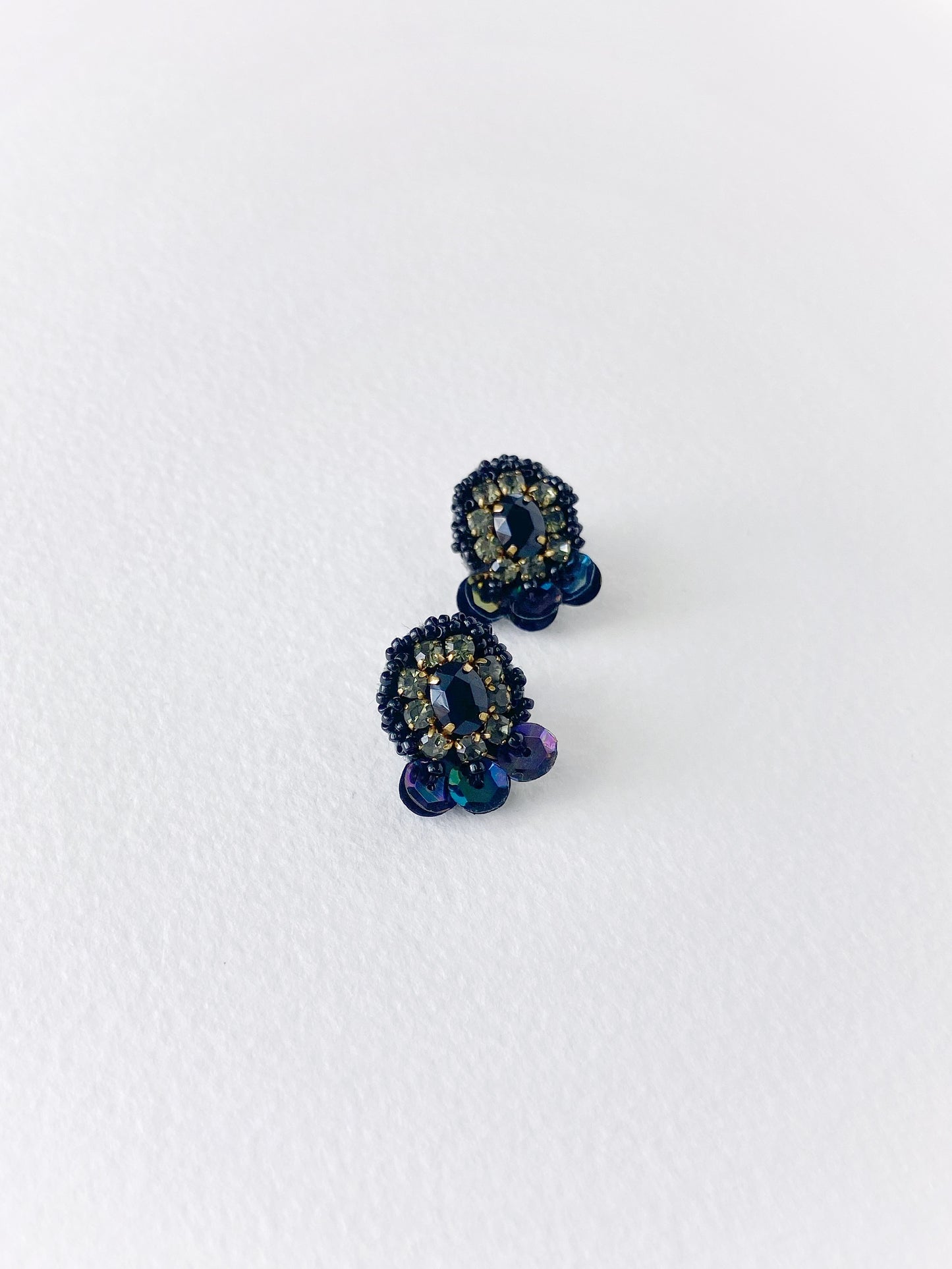 IE218_Bead Embroidered Earrings