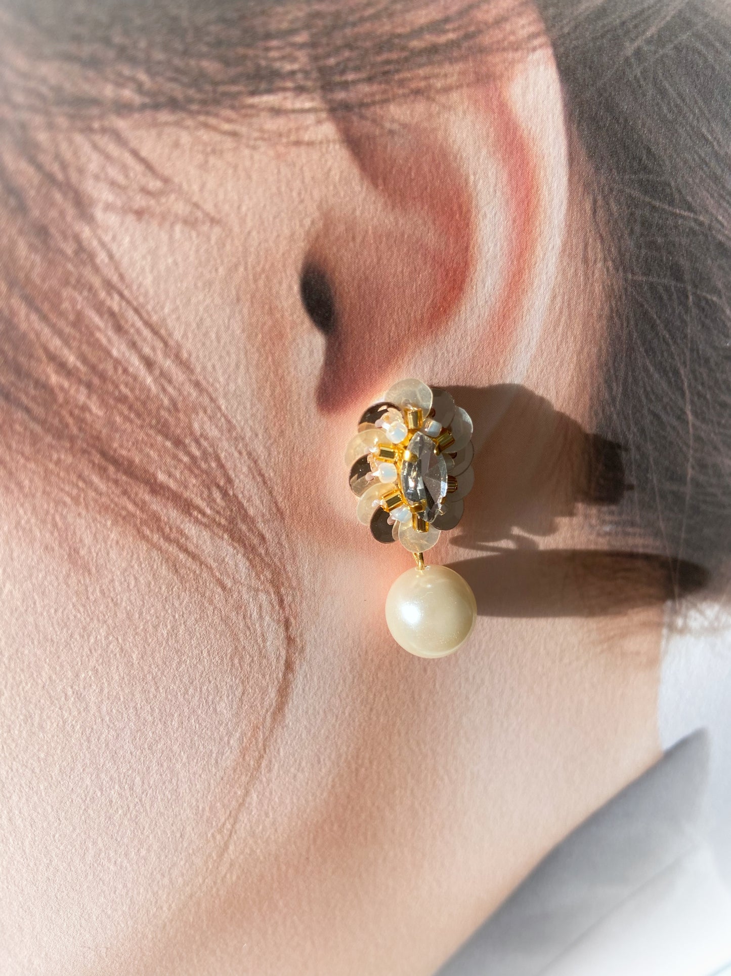 IE226_Bead Embroidered Earrings