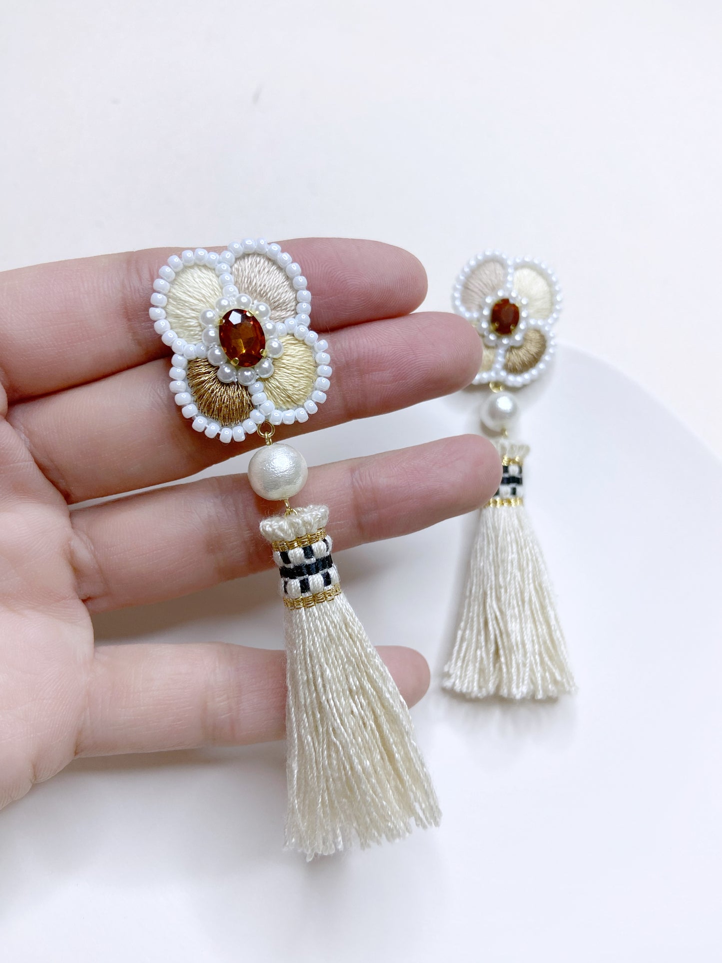 IE265_Thread & Bead Embroidered Earrings