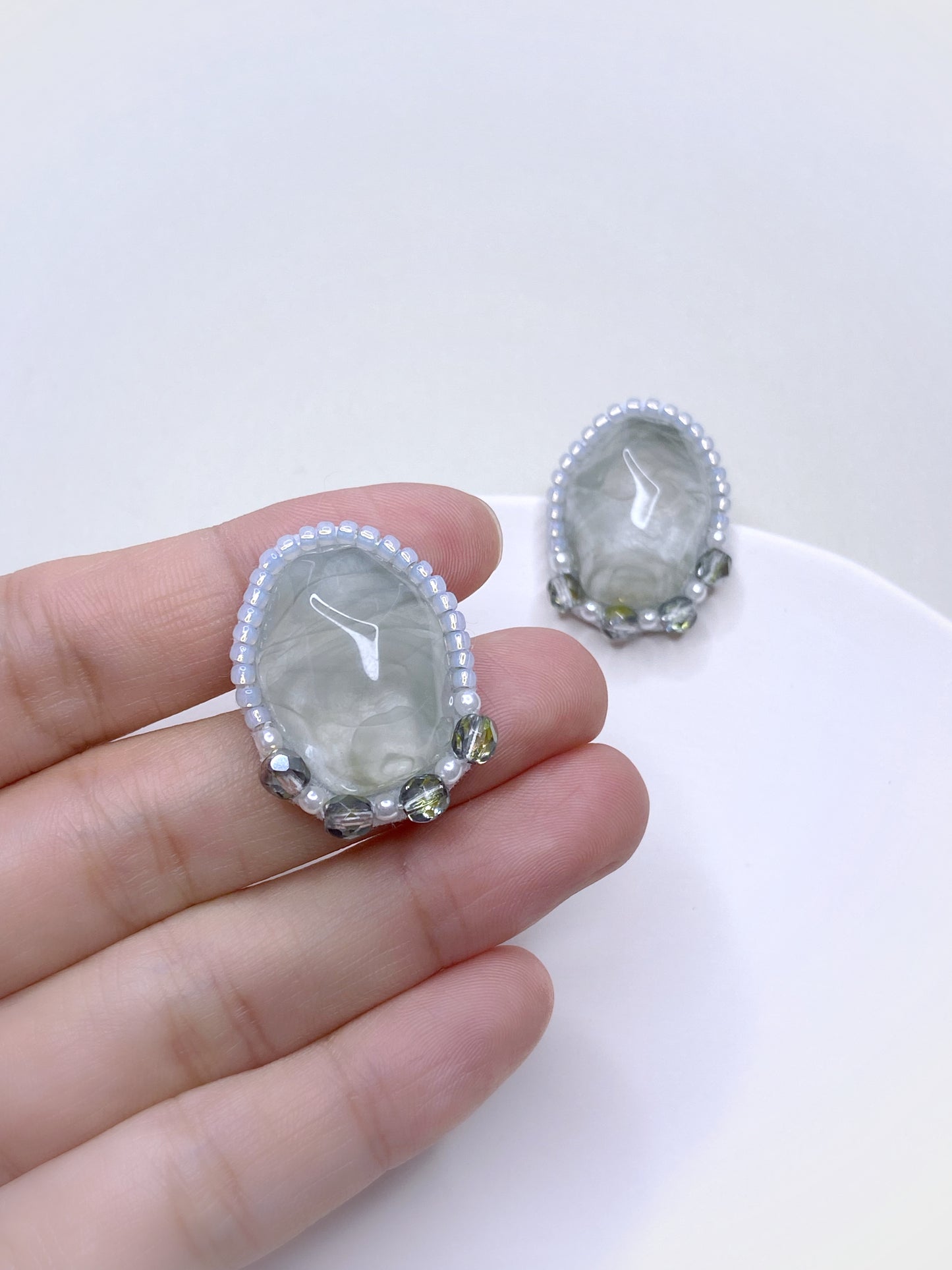 IE267_Bead Embroidered Earrings