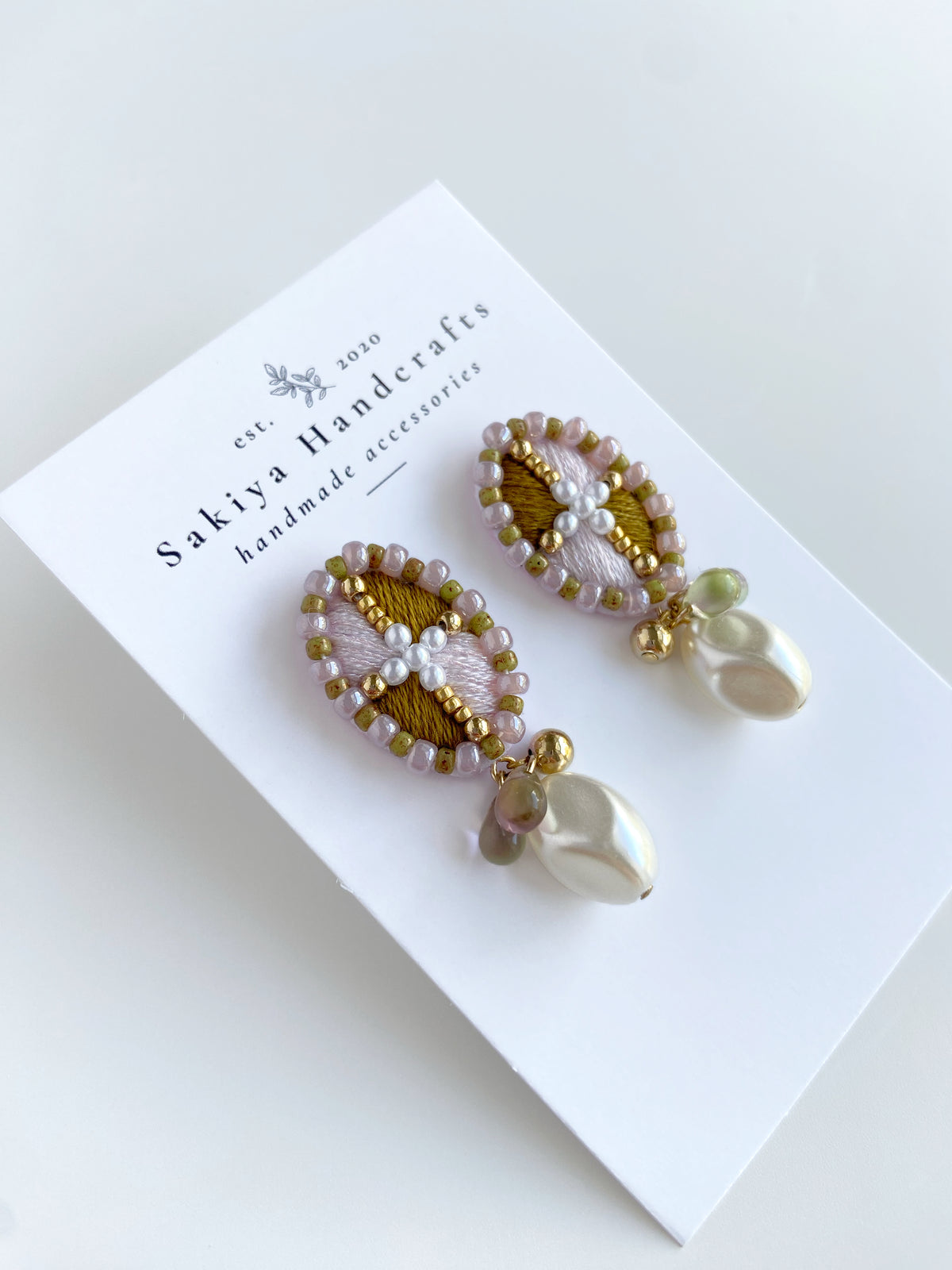 IE270_Thread & Bead Embroidered Earrings
