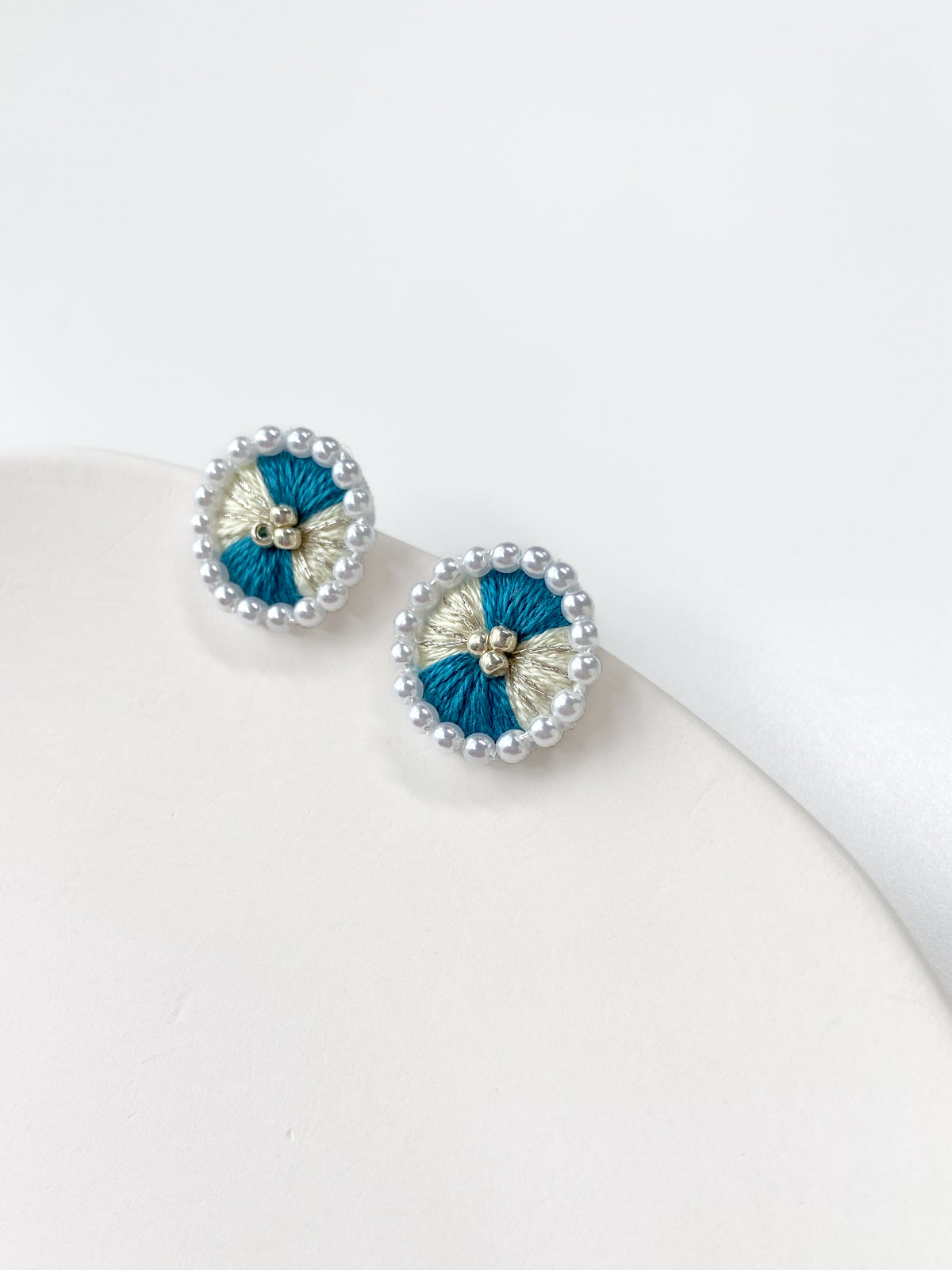IE360_Thread & Bead Embroidered Earrings