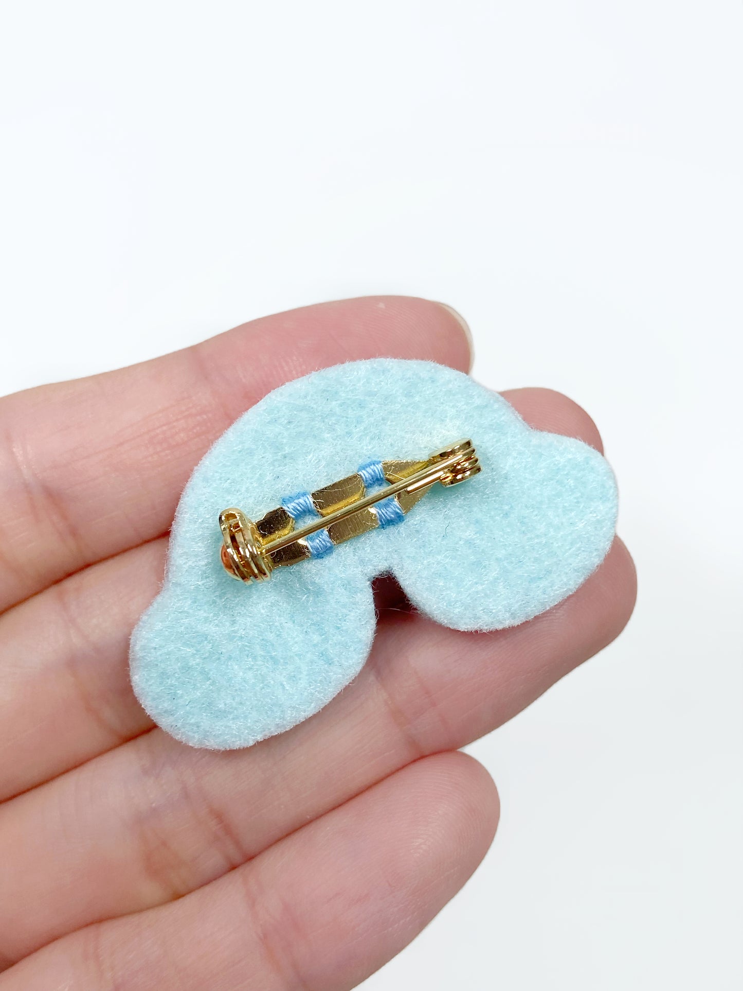 IEP005_Embroidered Brooch Pin