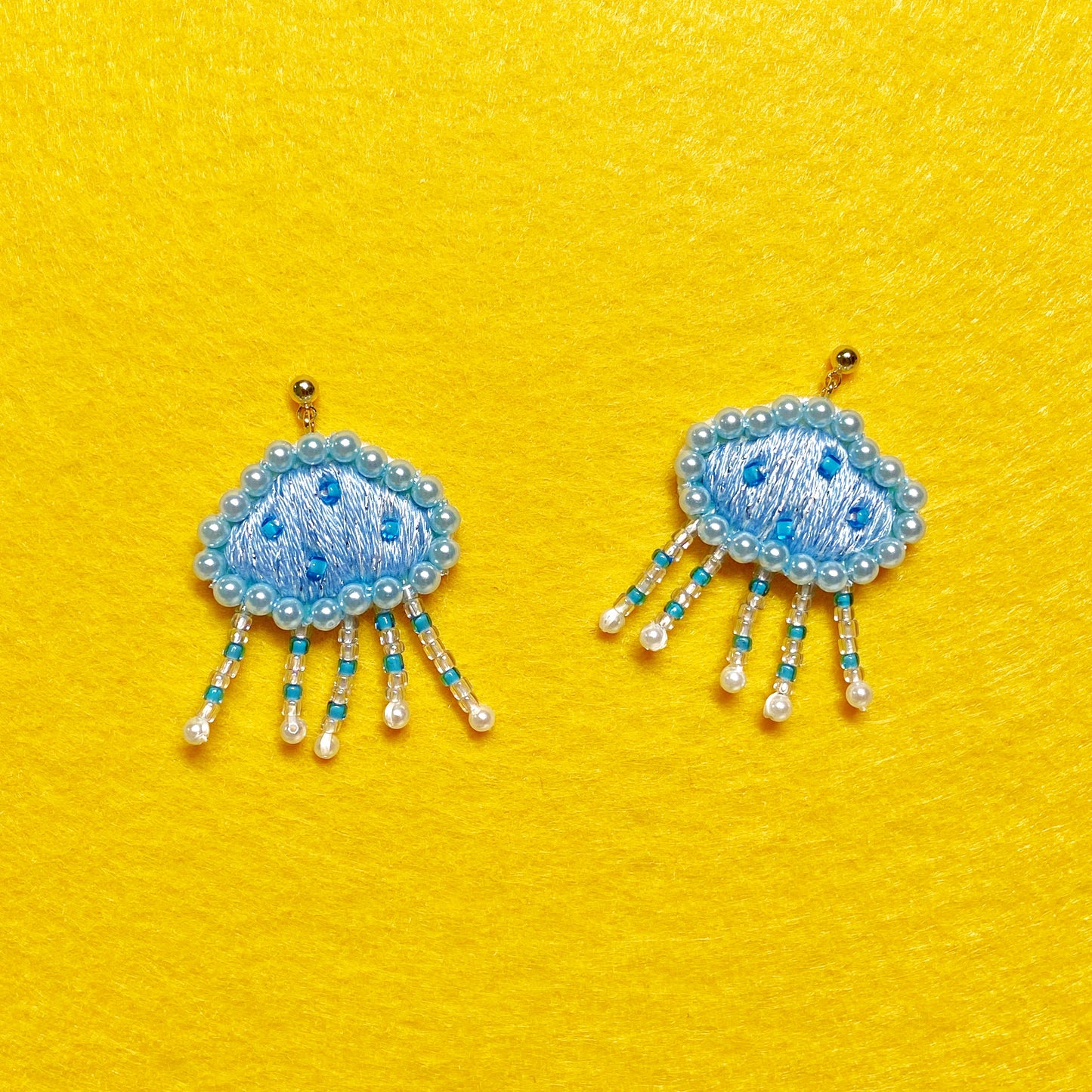 IE093_Thread & Bead Embroidered Earrings