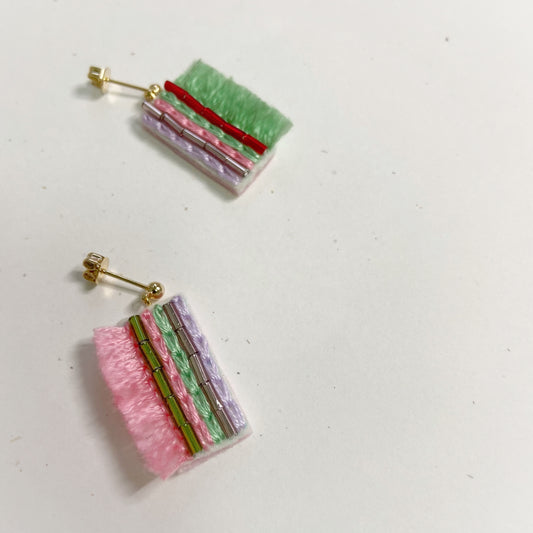 IE112_Thread & Bead Embroidered Earrings