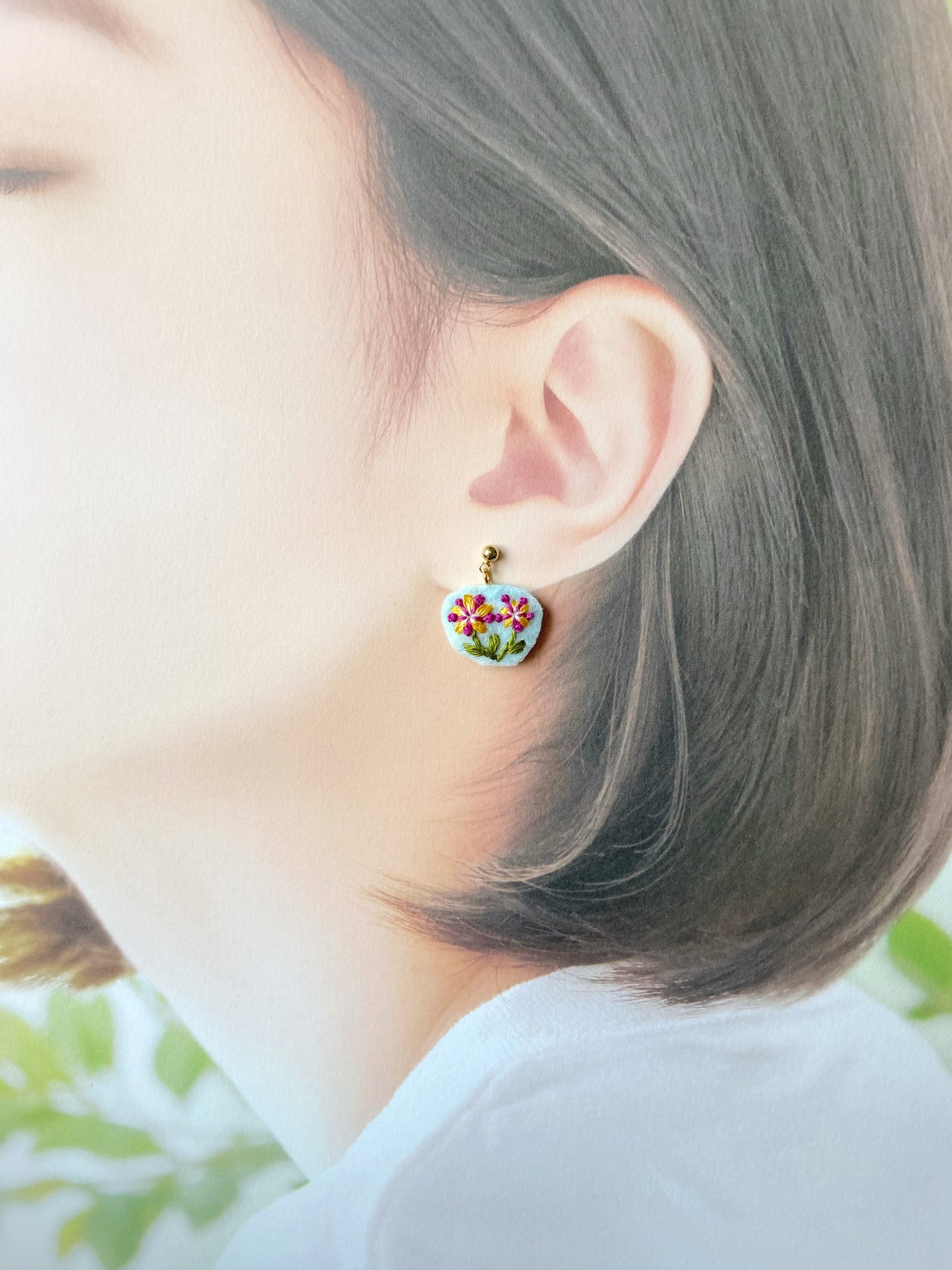 IE118_Thread Embroidered Earrings