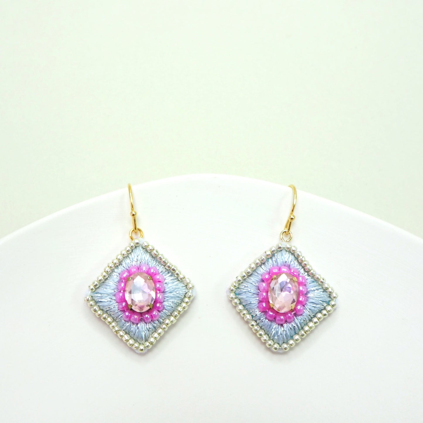 IE121_Thread & Bead Embroidered Earrings