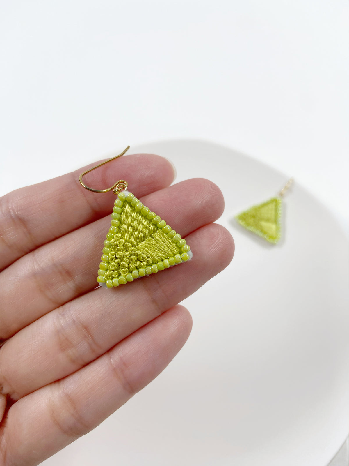 IE126_Thread & Bead Embroidered Earrings