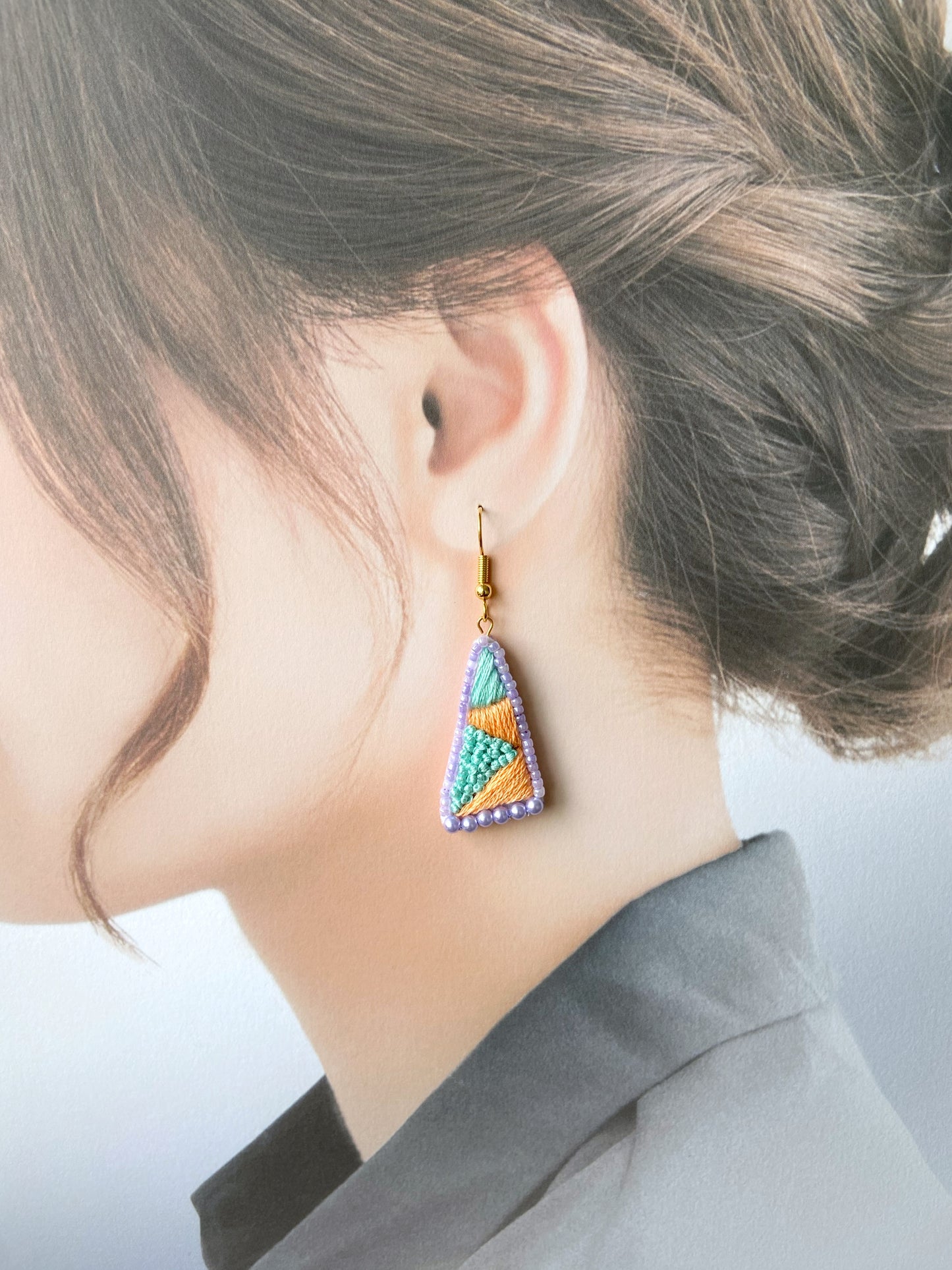 IE129_Thread & Bead Embroidered Earrings