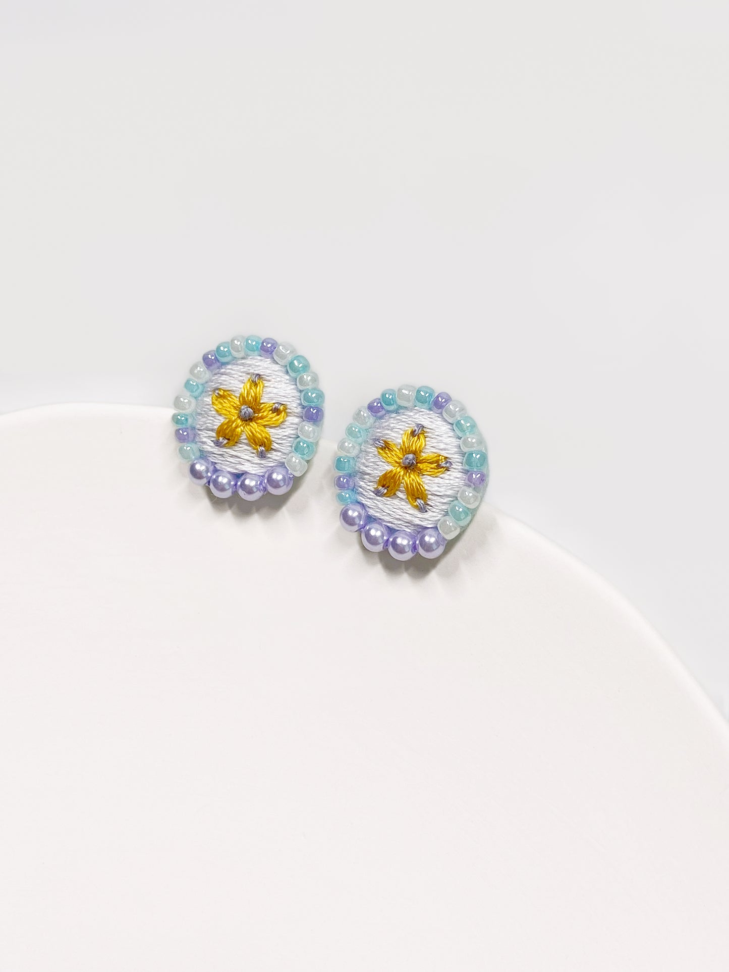 IE134_Thread & Bead Embroidered Earrings
