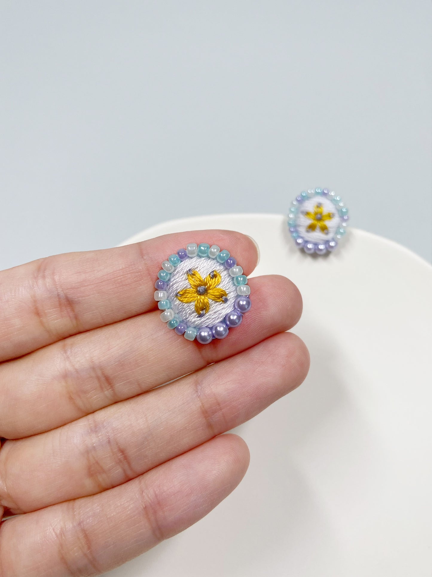IE134_Thread & Bead Embroidered Earrings