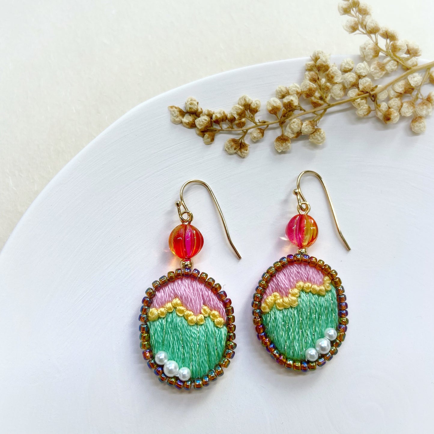 IE136_Thread & Bead Embroidered Earrings