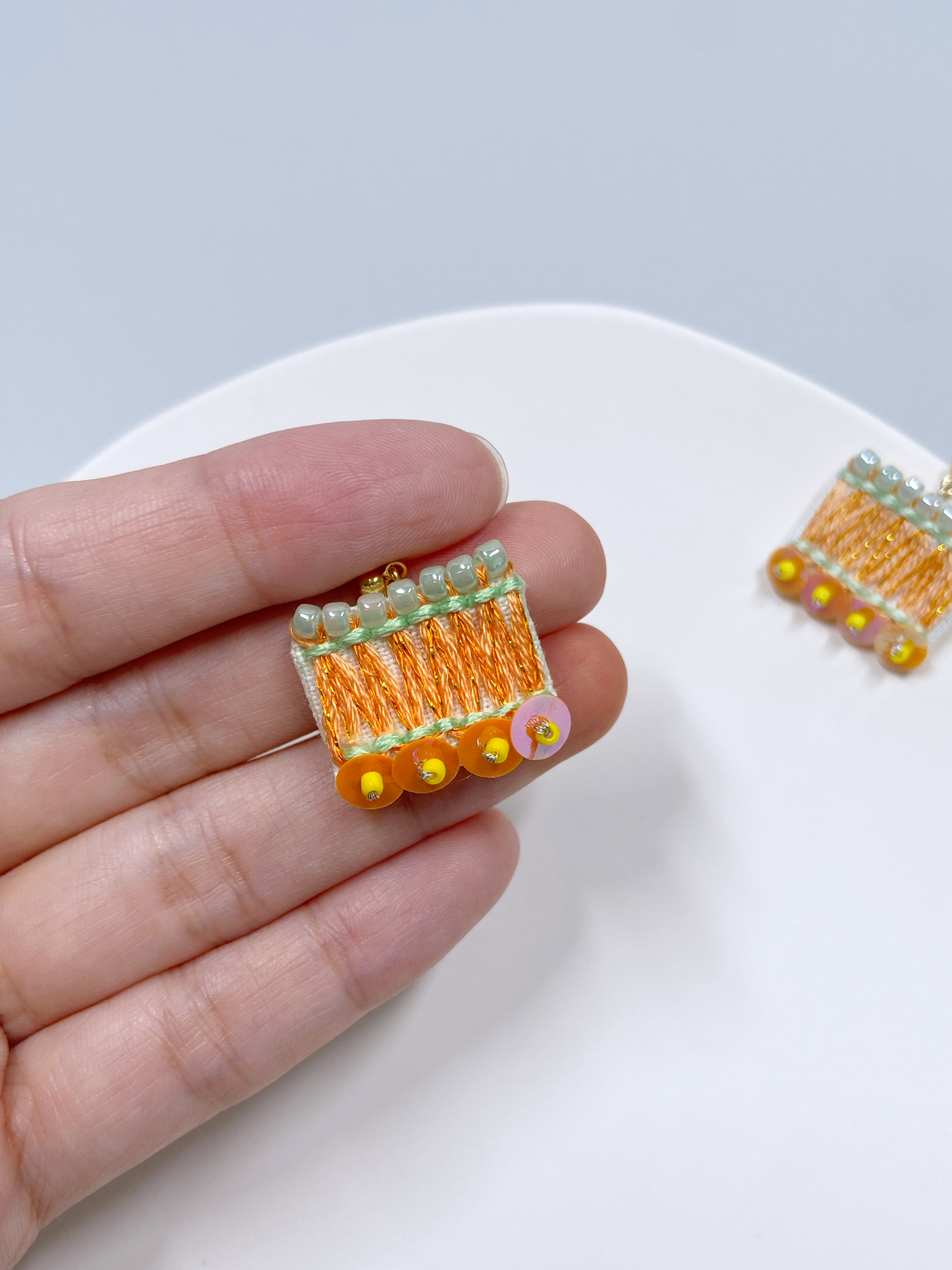 IE142_Thread & Bead Embroidered Earrings