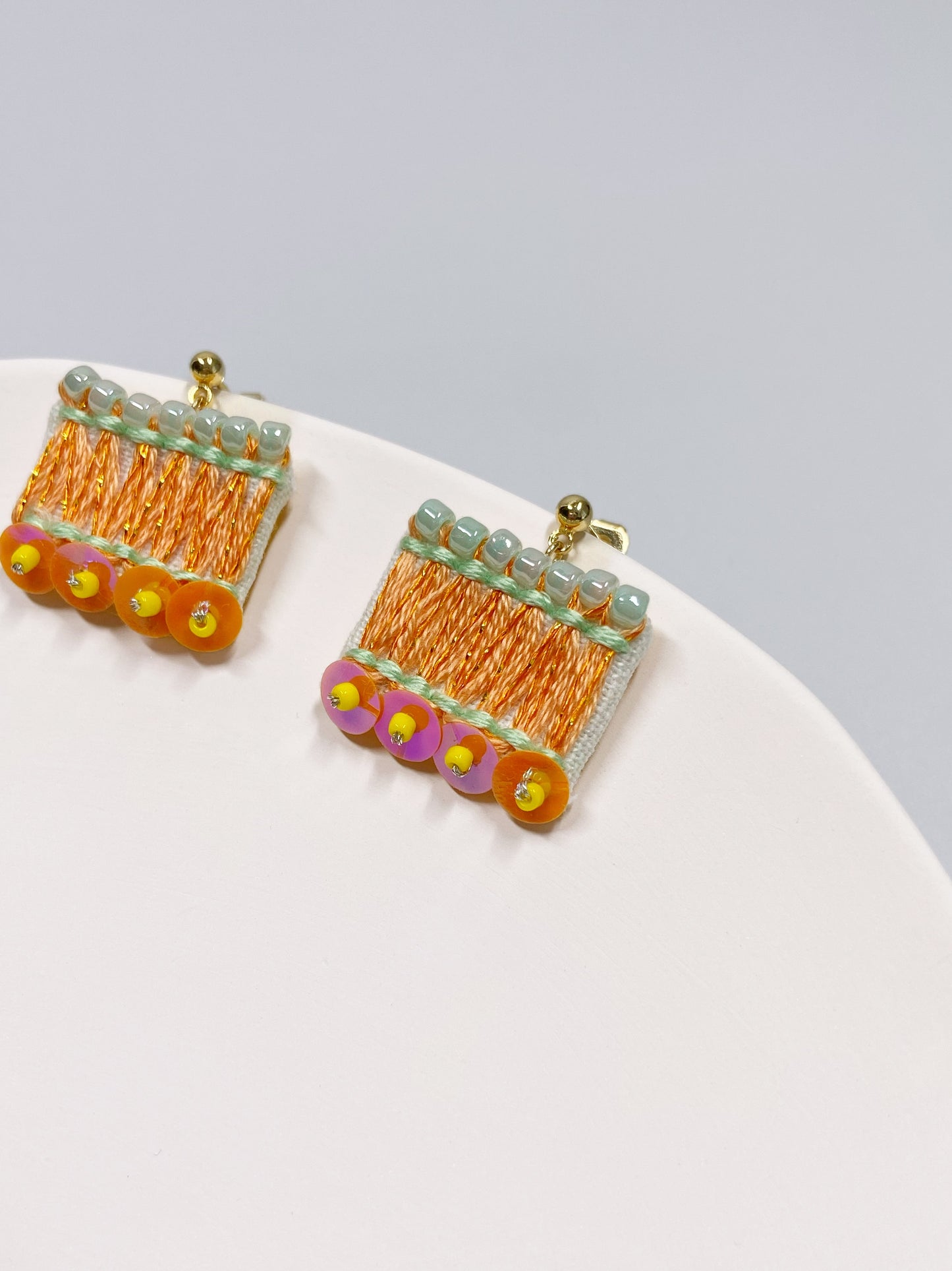 IE142_Thread & Bead Embroidered Earrings
