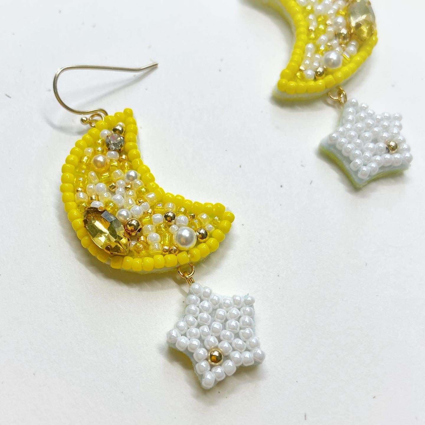 IE143_Starry Moon Bead Embroidered Earrings