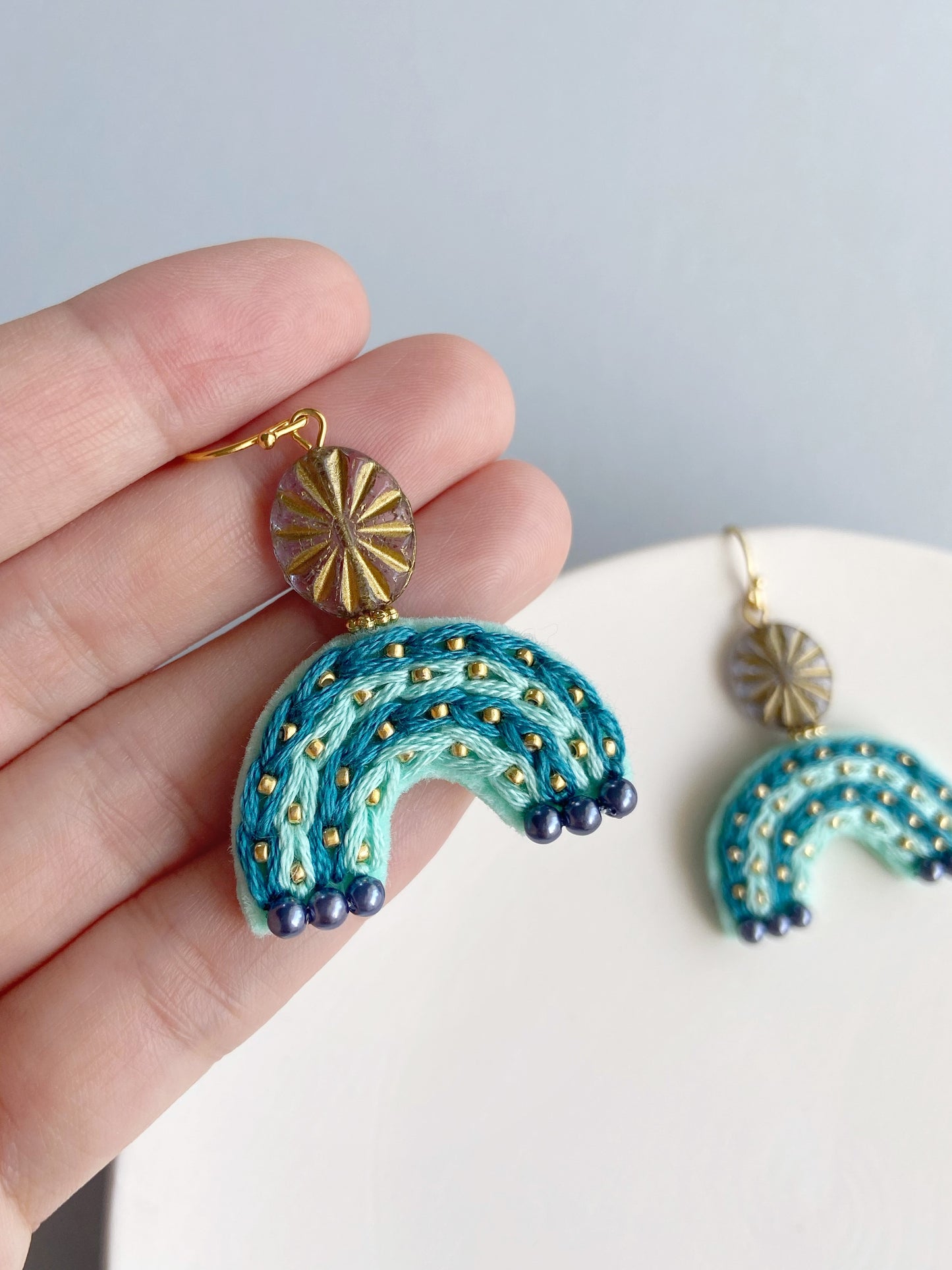 IE156_Thread & Bead Embroidered Earrings