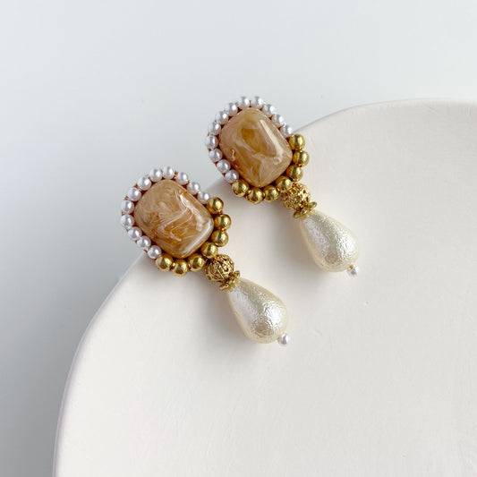 IE184_ビーズ刺繍イヤリング