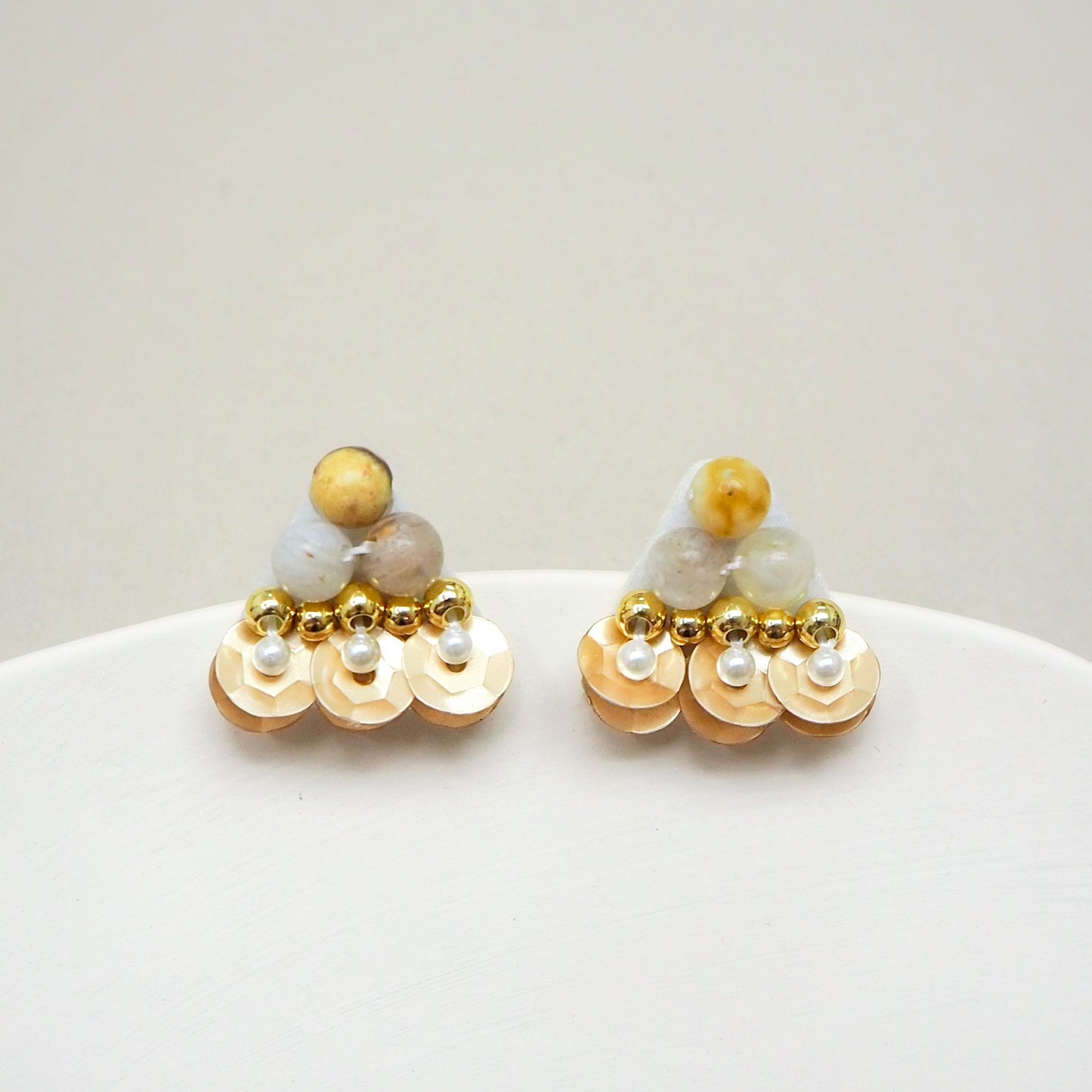 IE187_Bead Embroidered Earrings_Agate