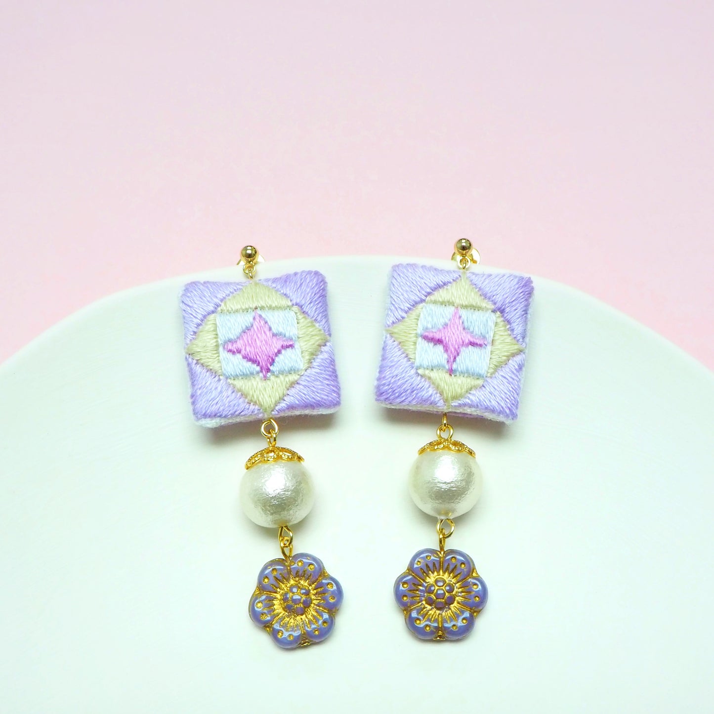 IE192_Thread Embroidered Earrings