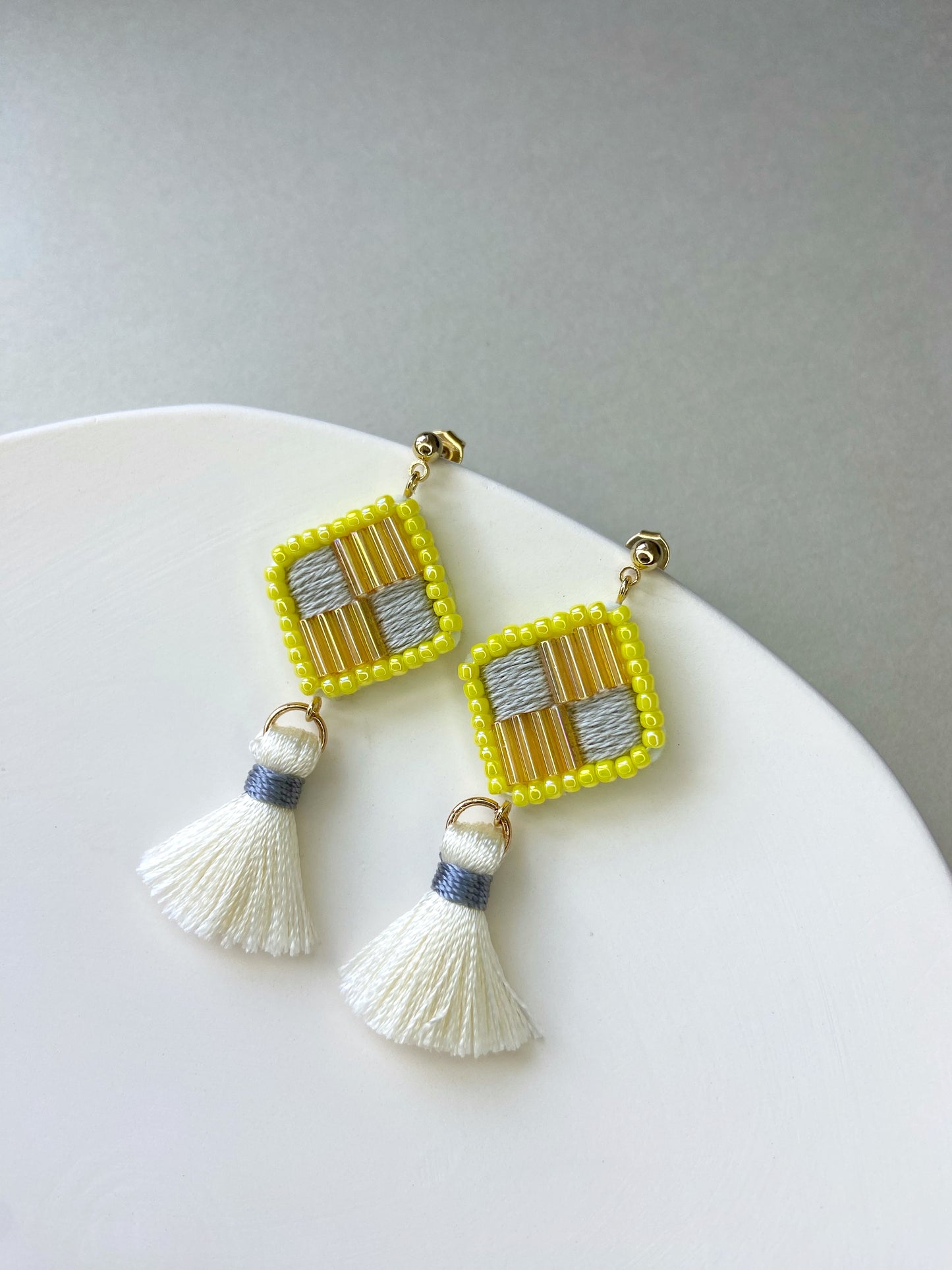 IE195_Thread & Bead Embroidered Earrings