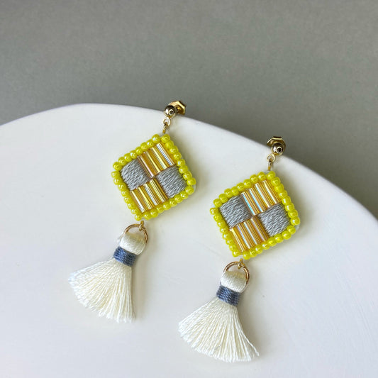 IE195_Thread & Bead Embroidered Earrings