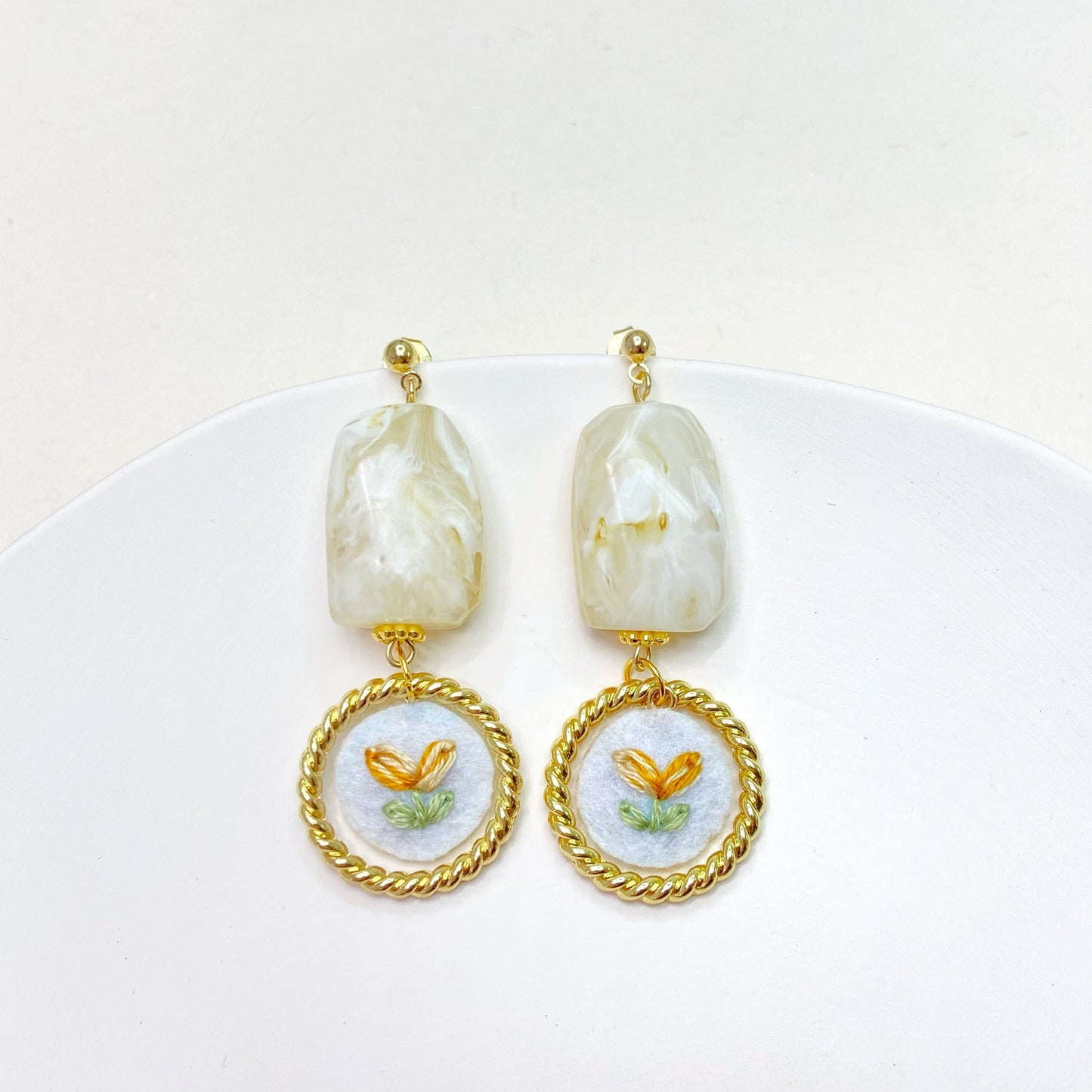 IE201_Thread & Bead Embroidered Earrings