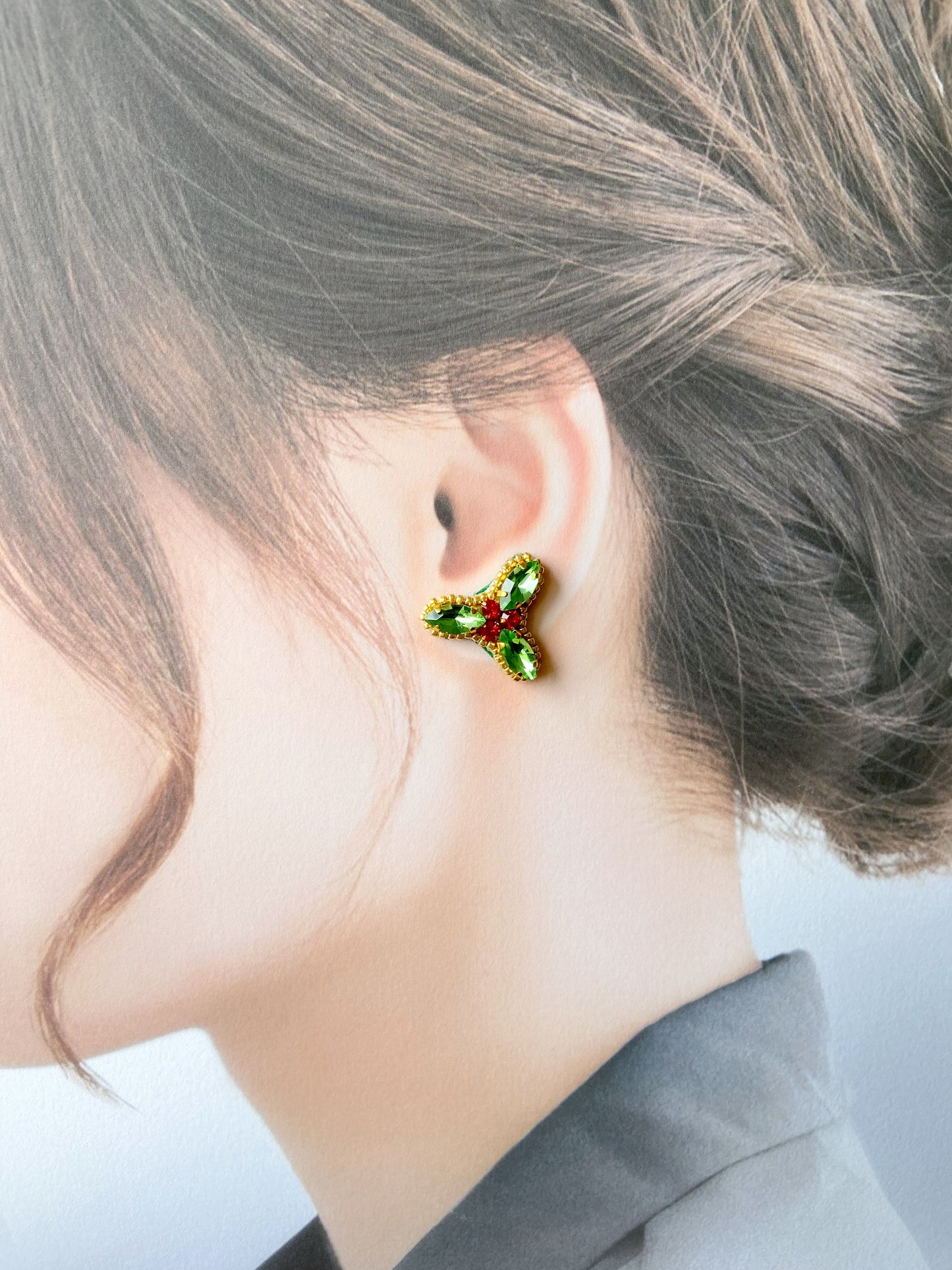 IE211_Christmas Leaf Bead Embroidered Earrings