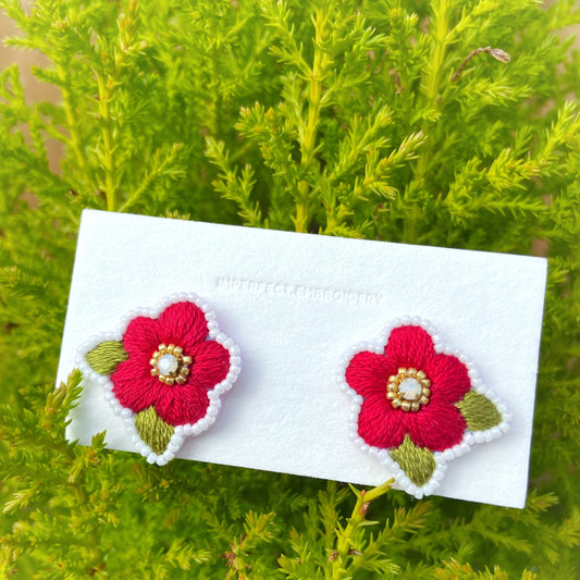 IE215_Thread & Bead Embroidered Earrings_Flower