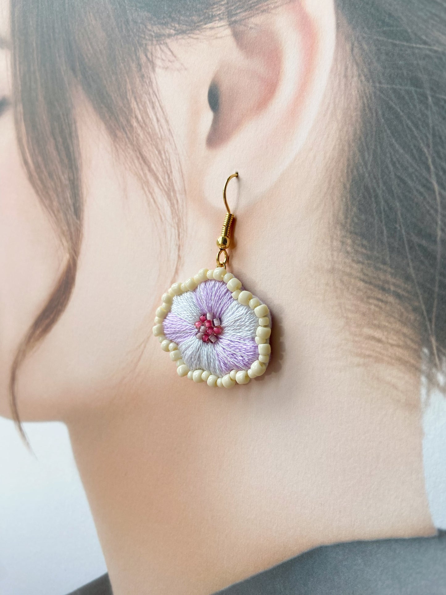 IE232_Thread & Bead Embroidered Earrings