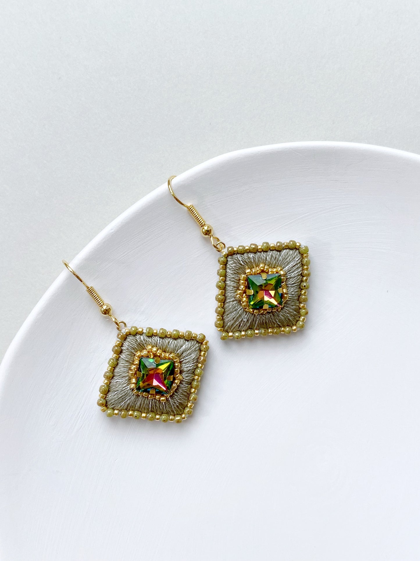 IE233_Thread & Bead Embroidered Earrings