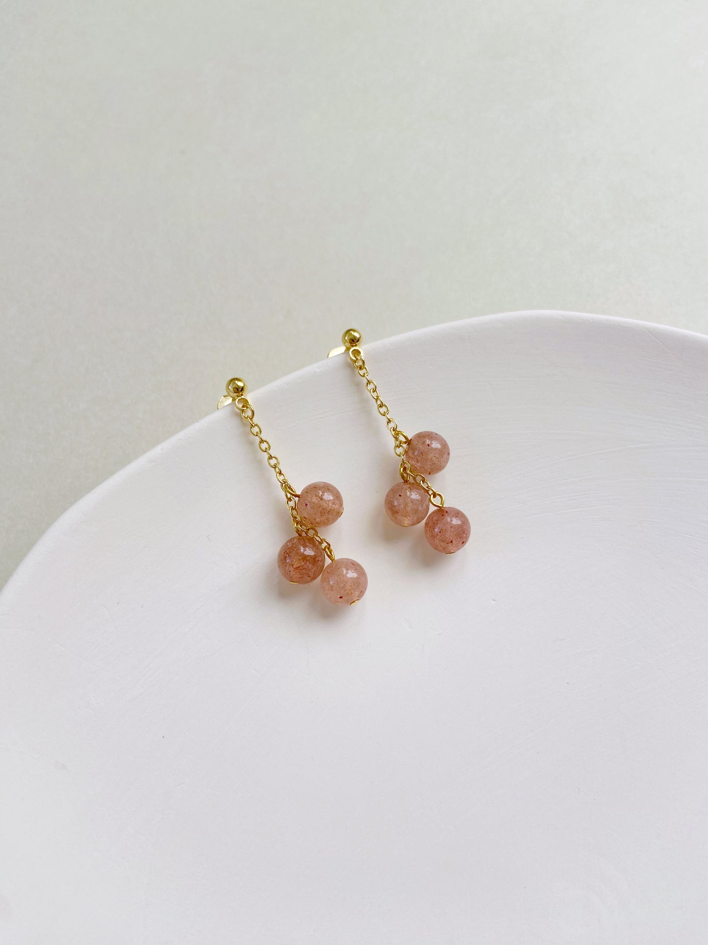 IE248_Bead Earrings_Strawberry Quartz