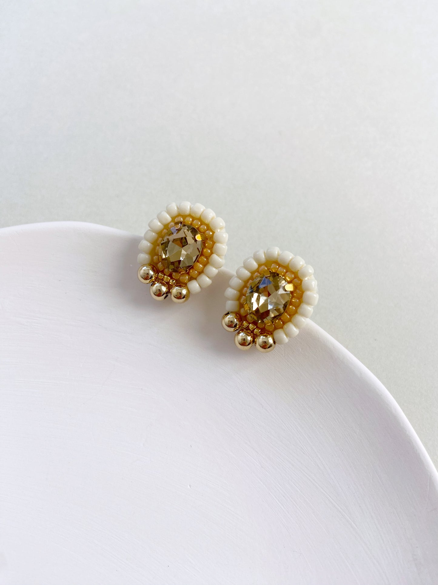 IE251_Bead Embroidered Earrings