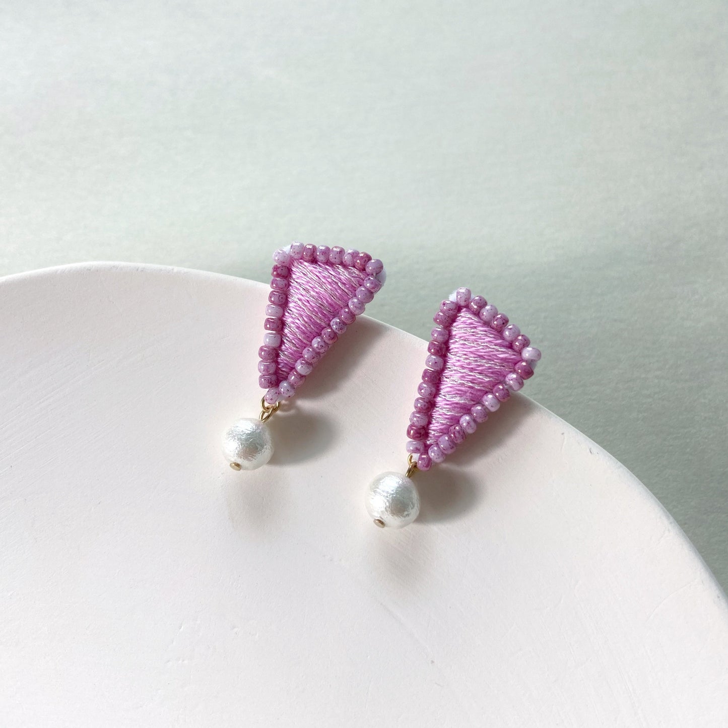 IE259_Thread & Bead Embroidered Earrings