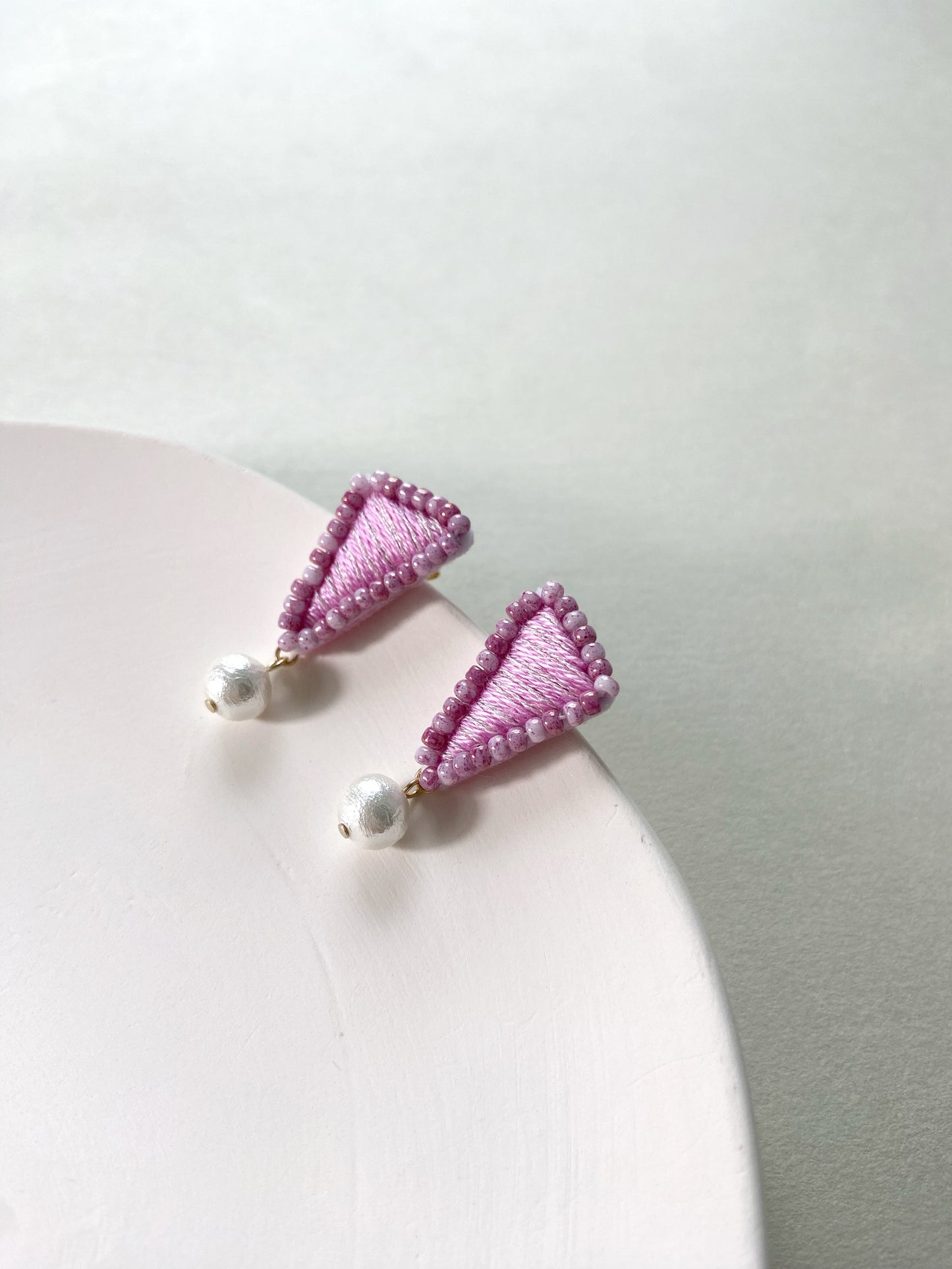 IE259_Thread & Bead Embroidered Earrings