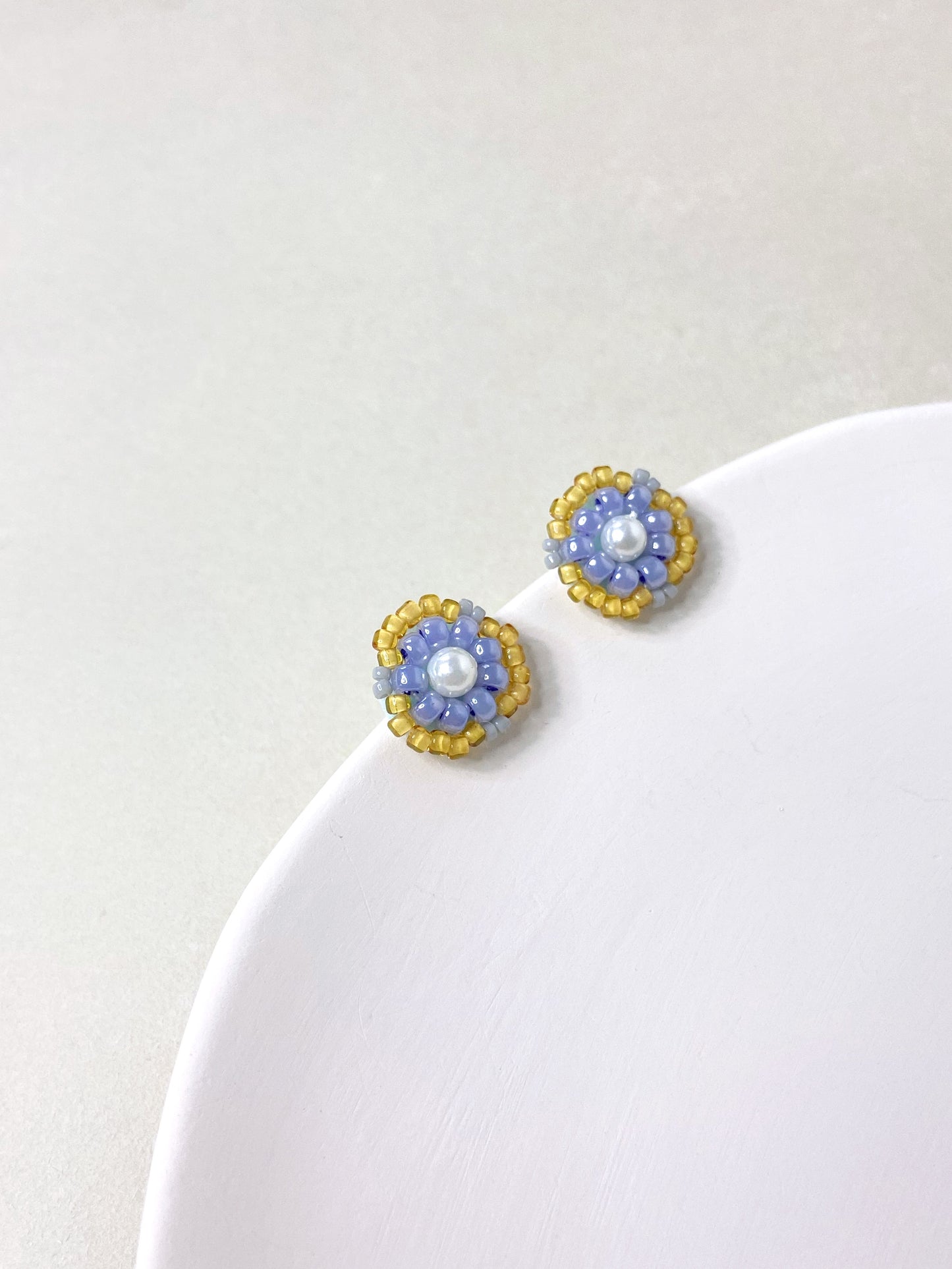 IE323_Bead Embroidered Earrings