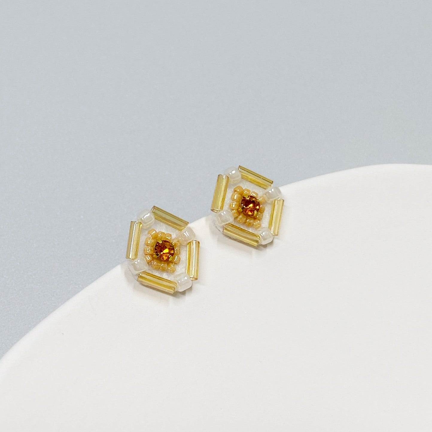 IE333_Bead Embroidered Earrings