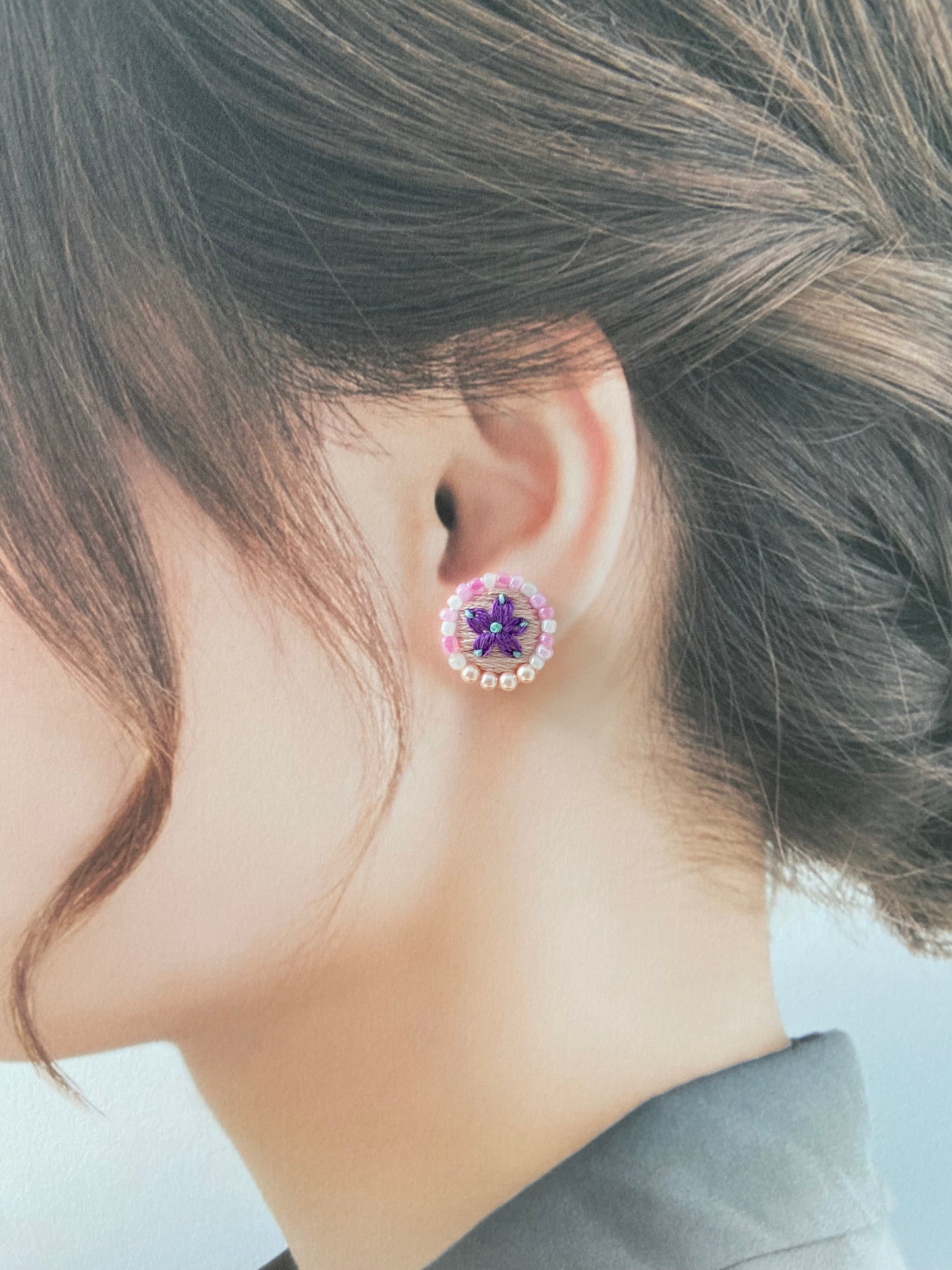 IE355_Thread & Bead Embroidered Earrings