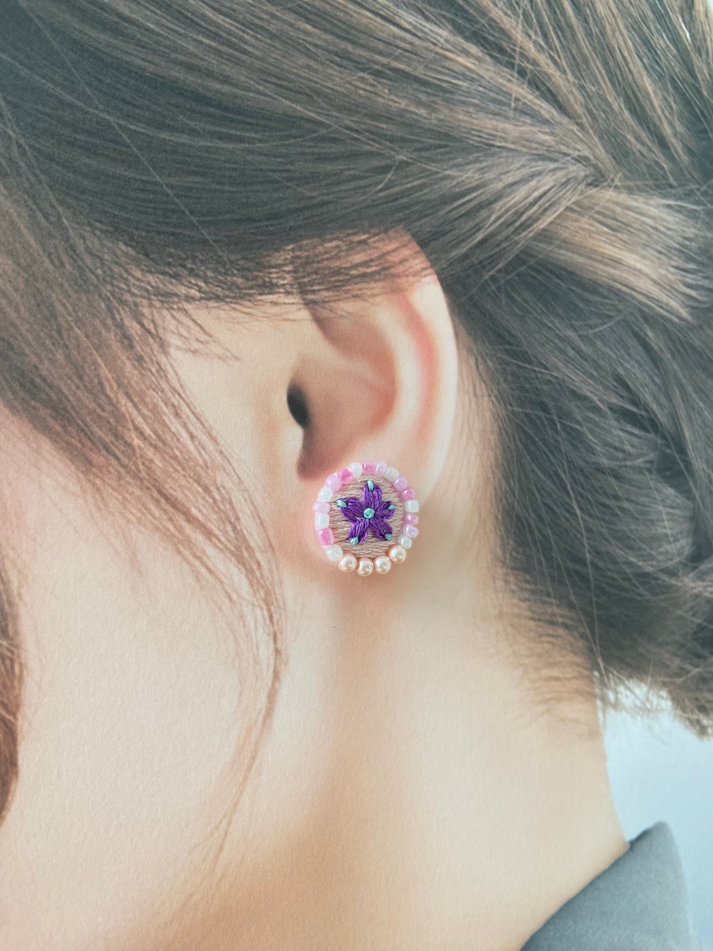 IE355_Thread & Bead Embroidered Earrings