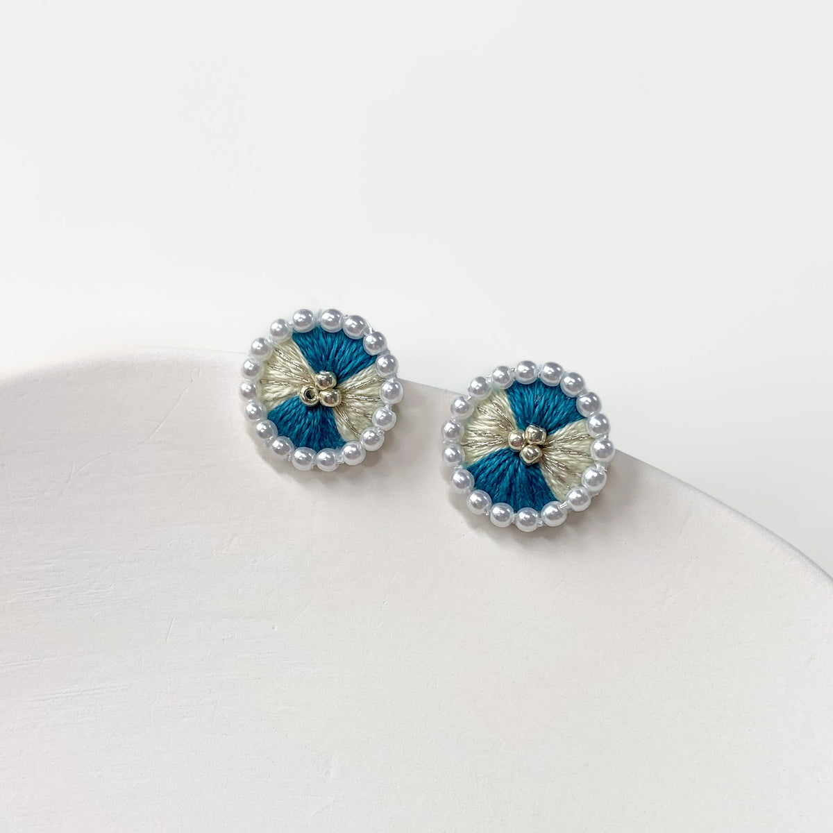 IE360_Thread & Bead Embroidered Earrings