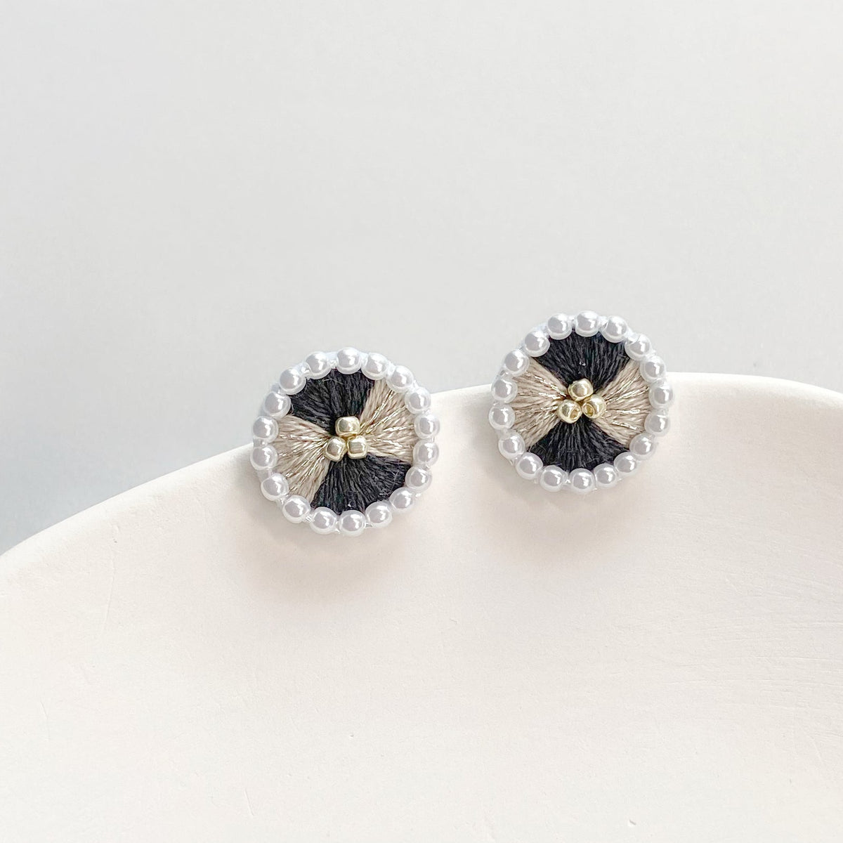 IE362_Thread & Bead Embroidered Earrings