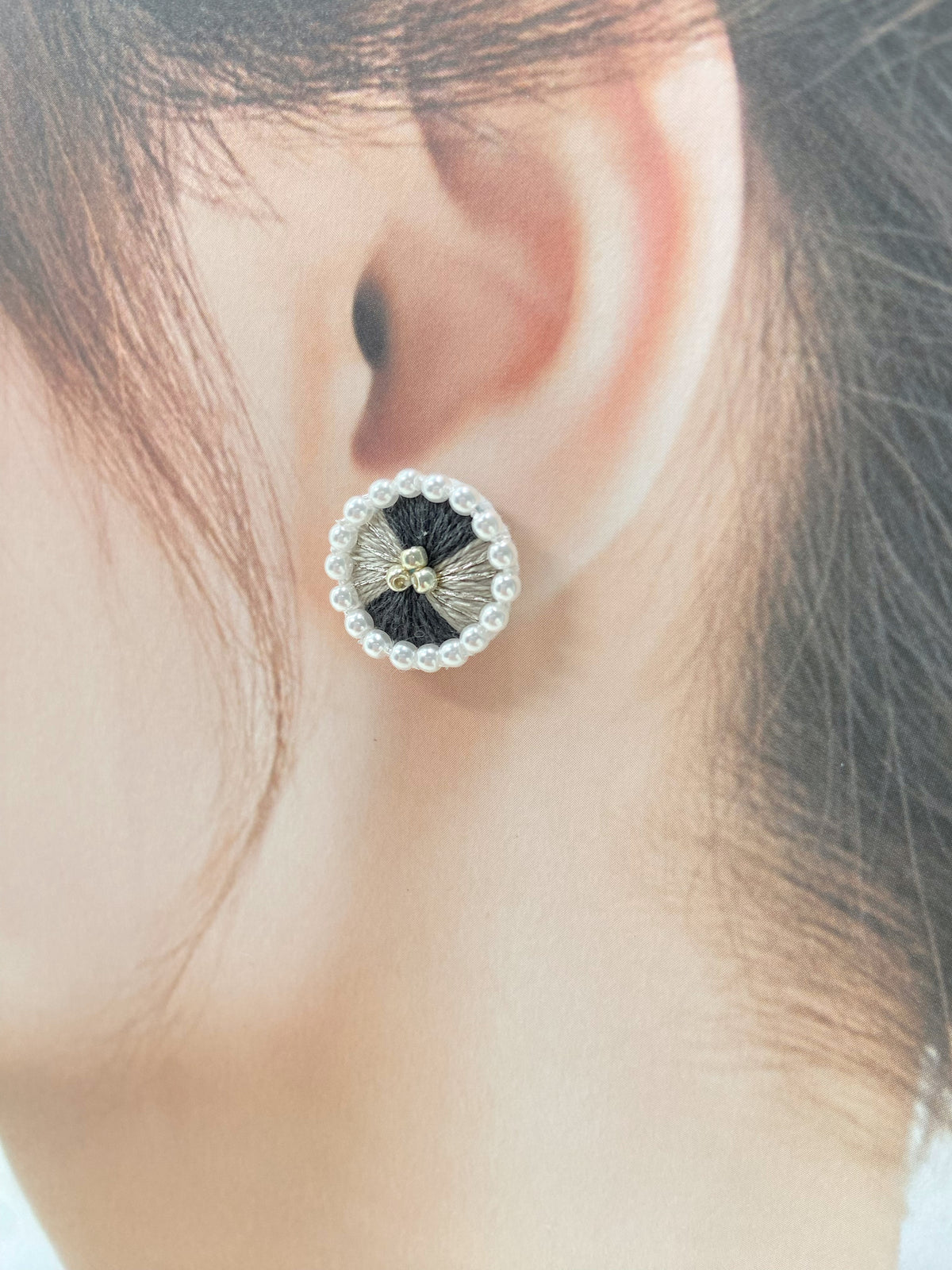 IE362_Thread & Bead Embroidered Earrings