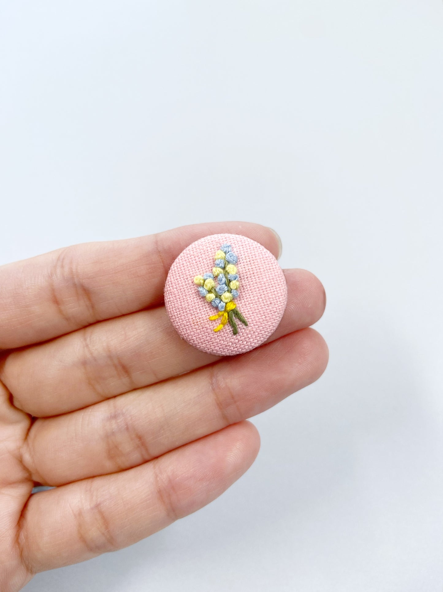 IEP008_Embroidered Brooch Pin