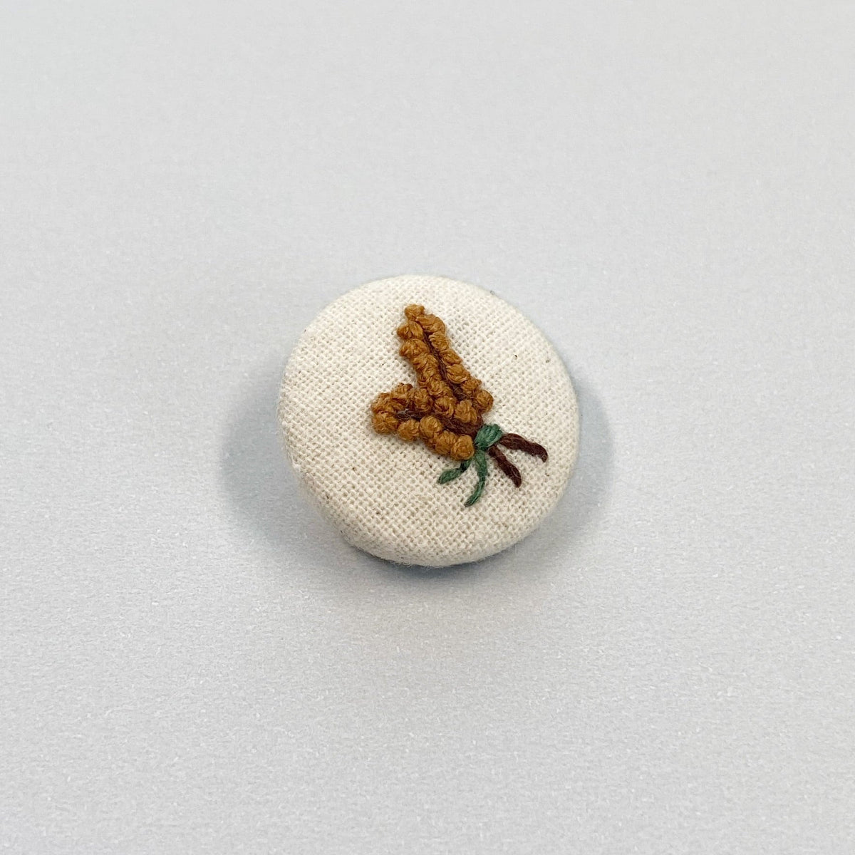 IEP010_Embroidered Brooch Pin